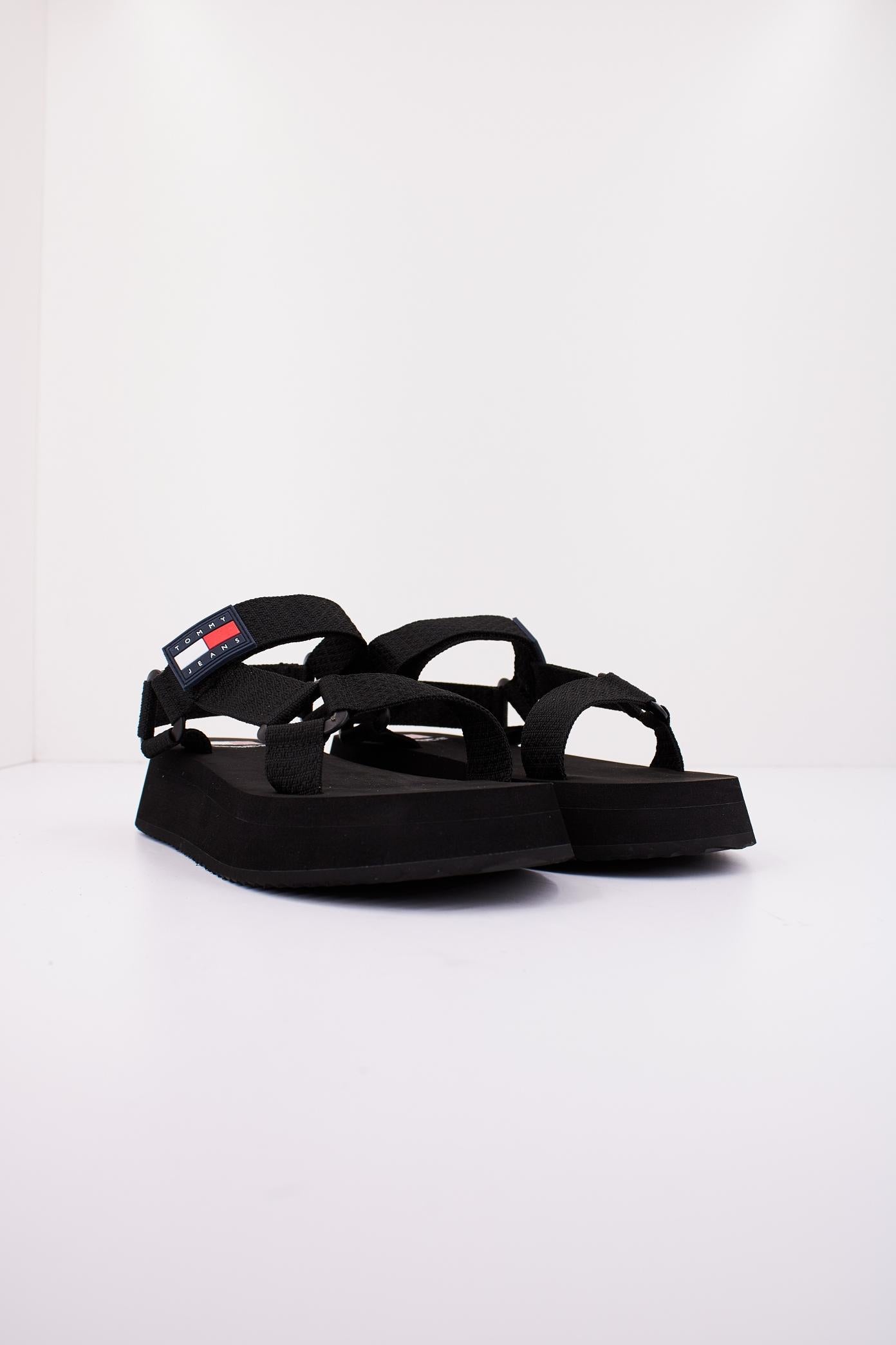 TOMMY JEANS TJW EVA SANDAL en color NEGRO (2)