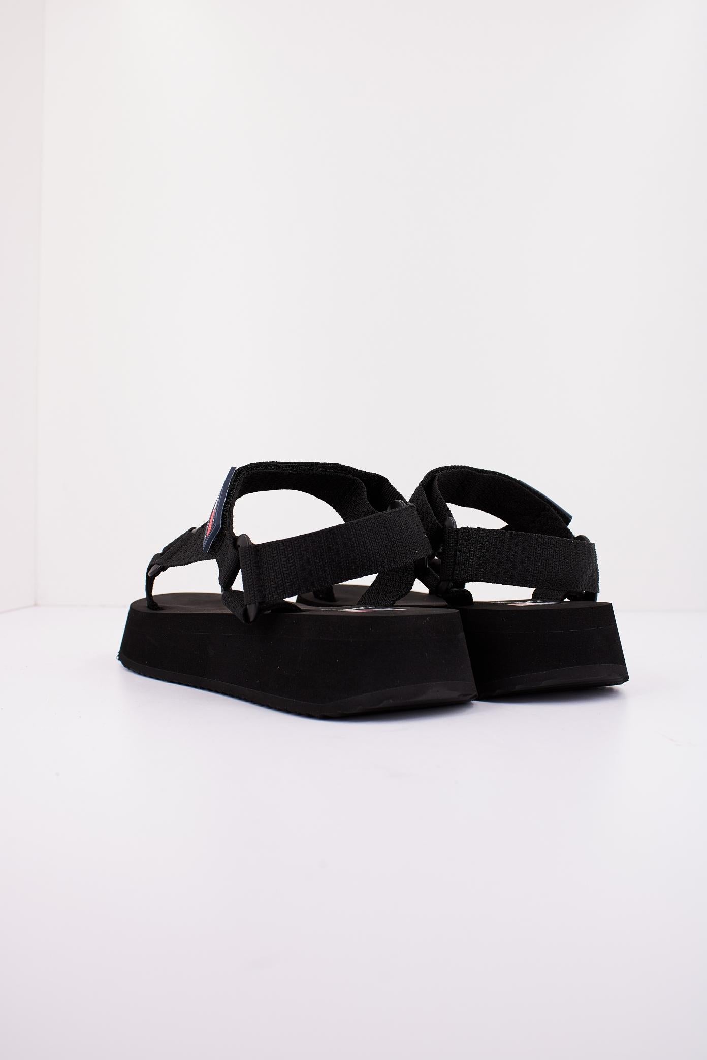 TOMMY JEANS TJW EVA SANDAL en color NEGRO (3)