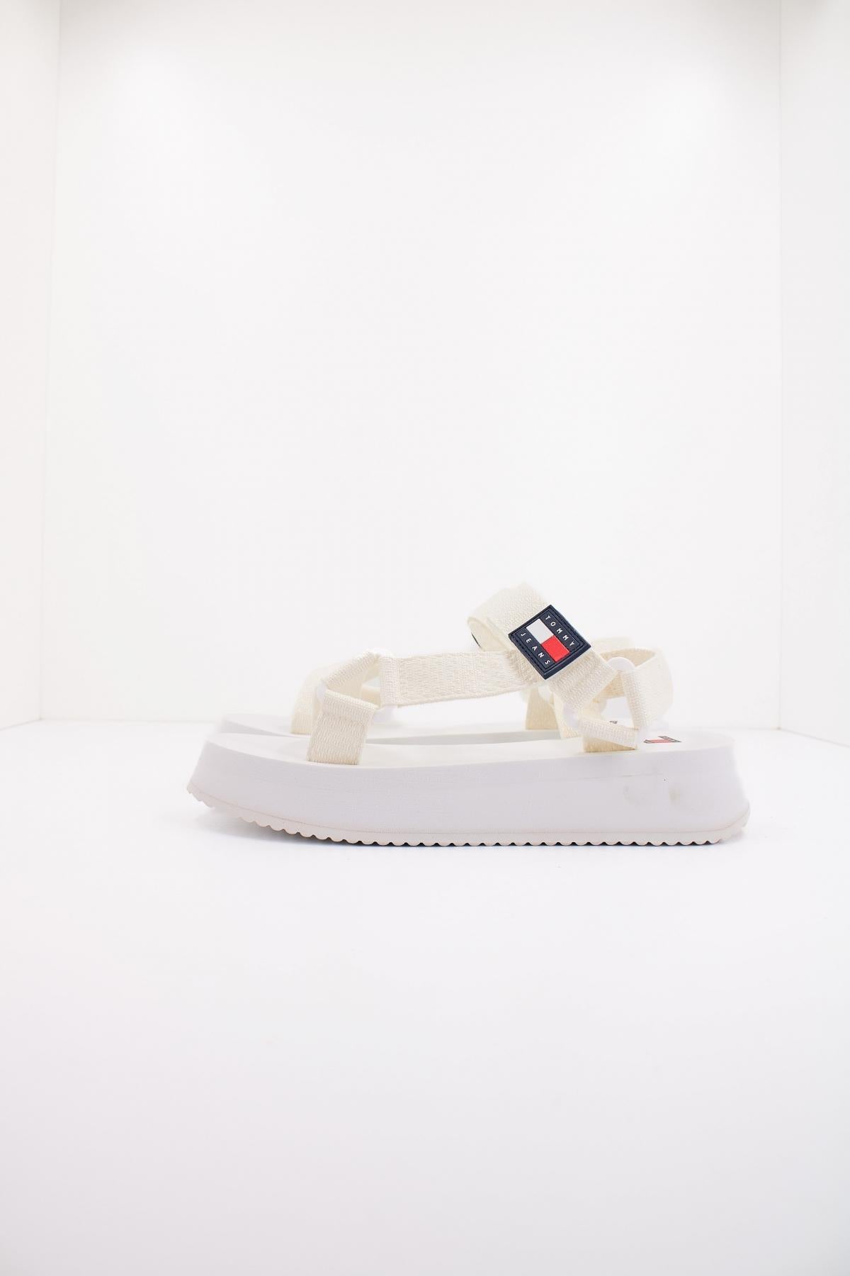 TOMMY JEANS TJW EVA SANDAL en color BLANCO (1)