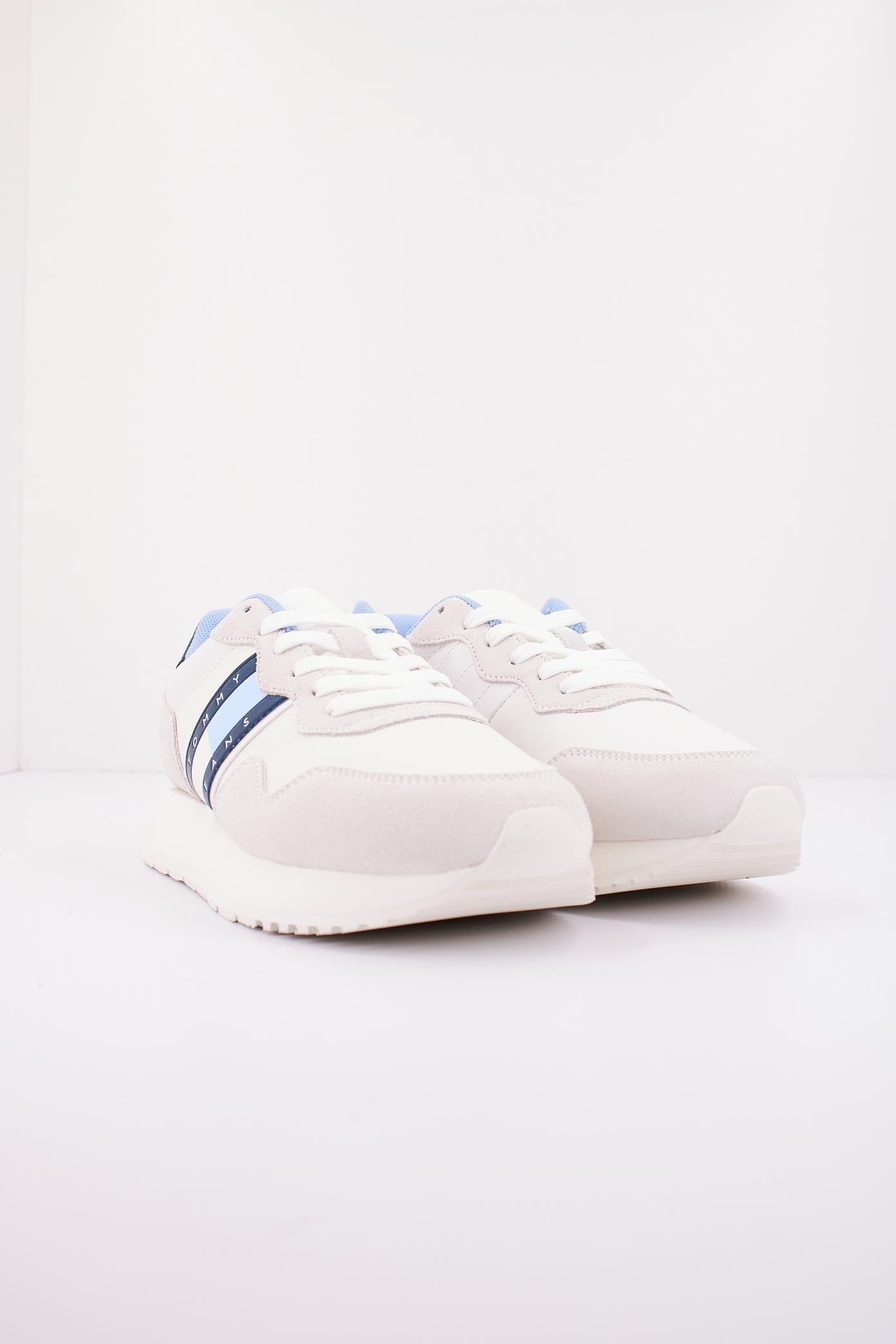 TOMMY JEANS TJW EVA RUNNER MAT MIX E en color BLANCO (2)