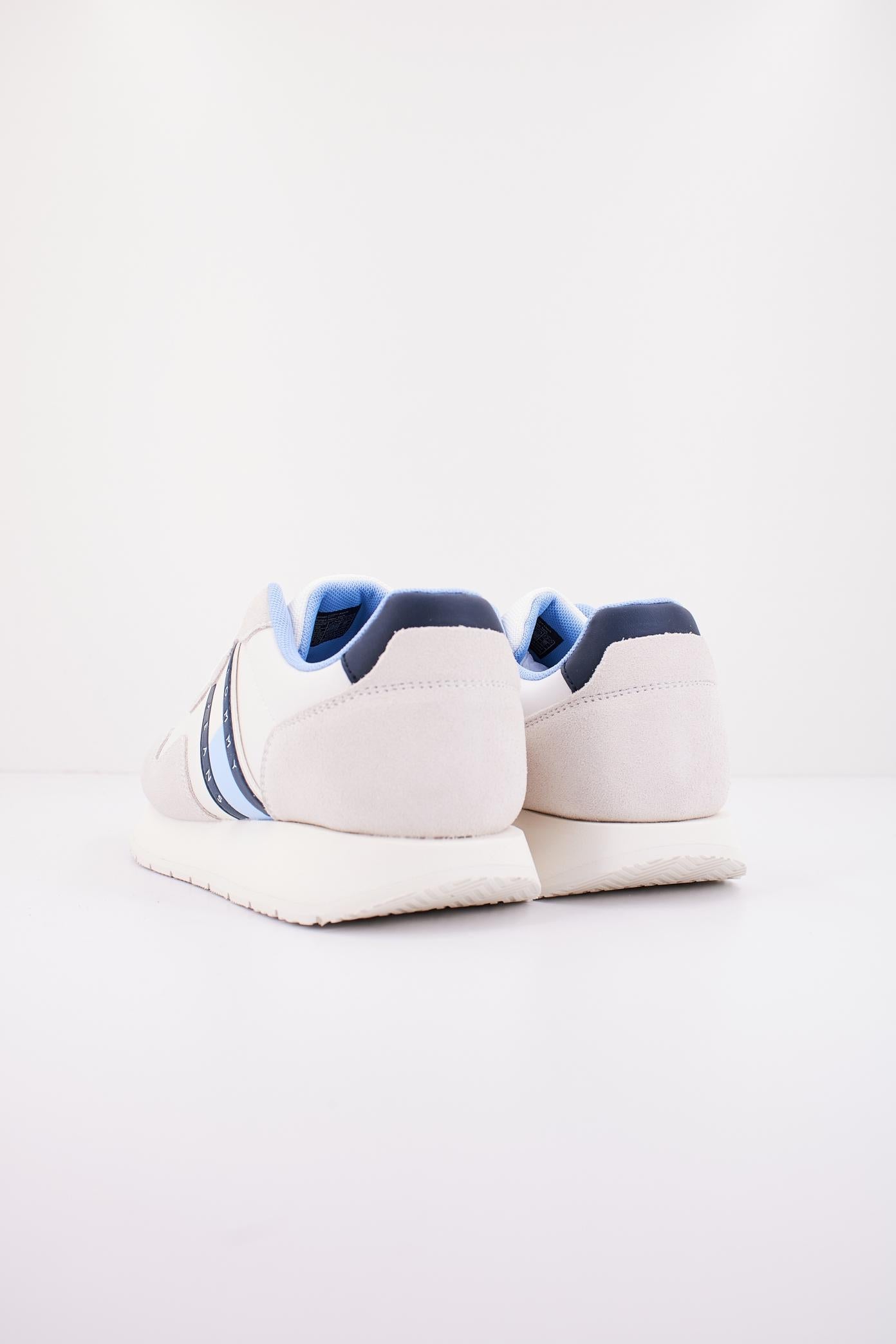 TOMMY JEANS TJW EVA RUNNER MAT MIX E en color BLANCO (3)