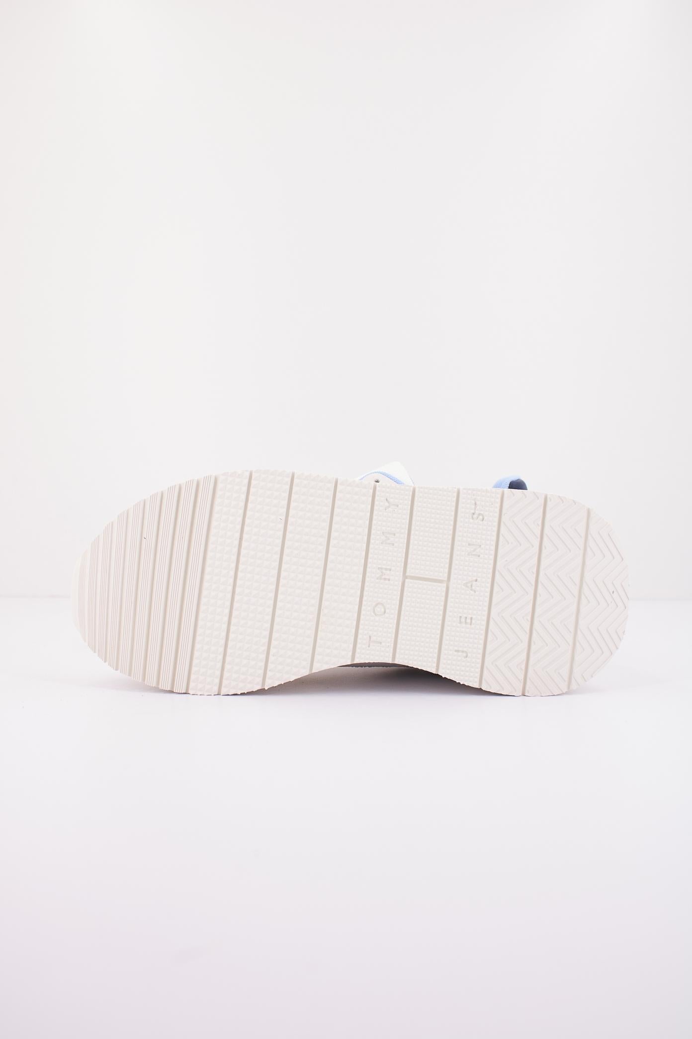 TOMMY JEANS TJW EVA RUNNER MAT MIX E en color BLANCO (4)