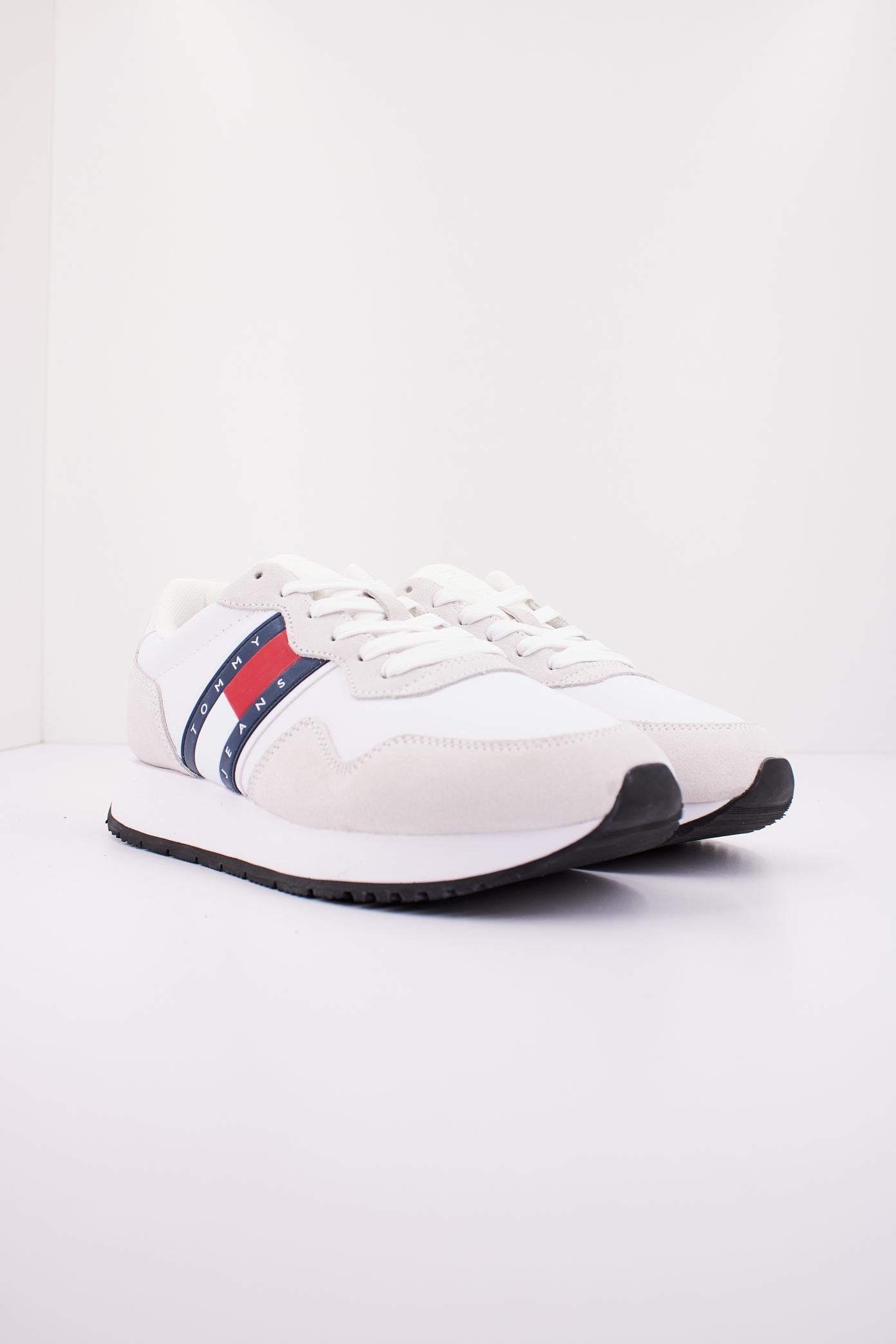 TOMMY JEANS TJW EVA RUNNER MAT MIX E en color BLANCO (2)