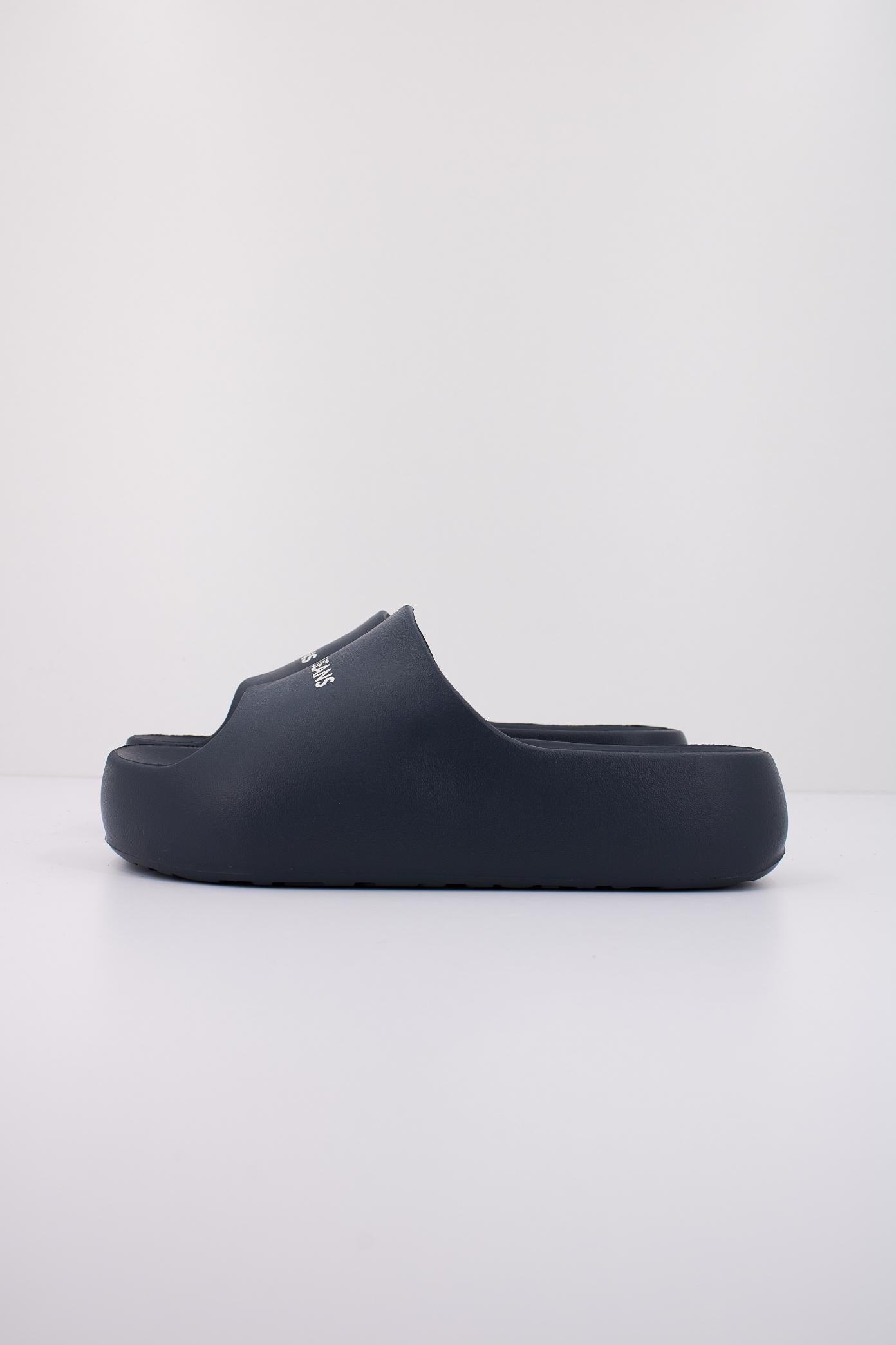 TOMMY JEANS TJW CHUNKY FLATFORM SLID en color AZUL (1)