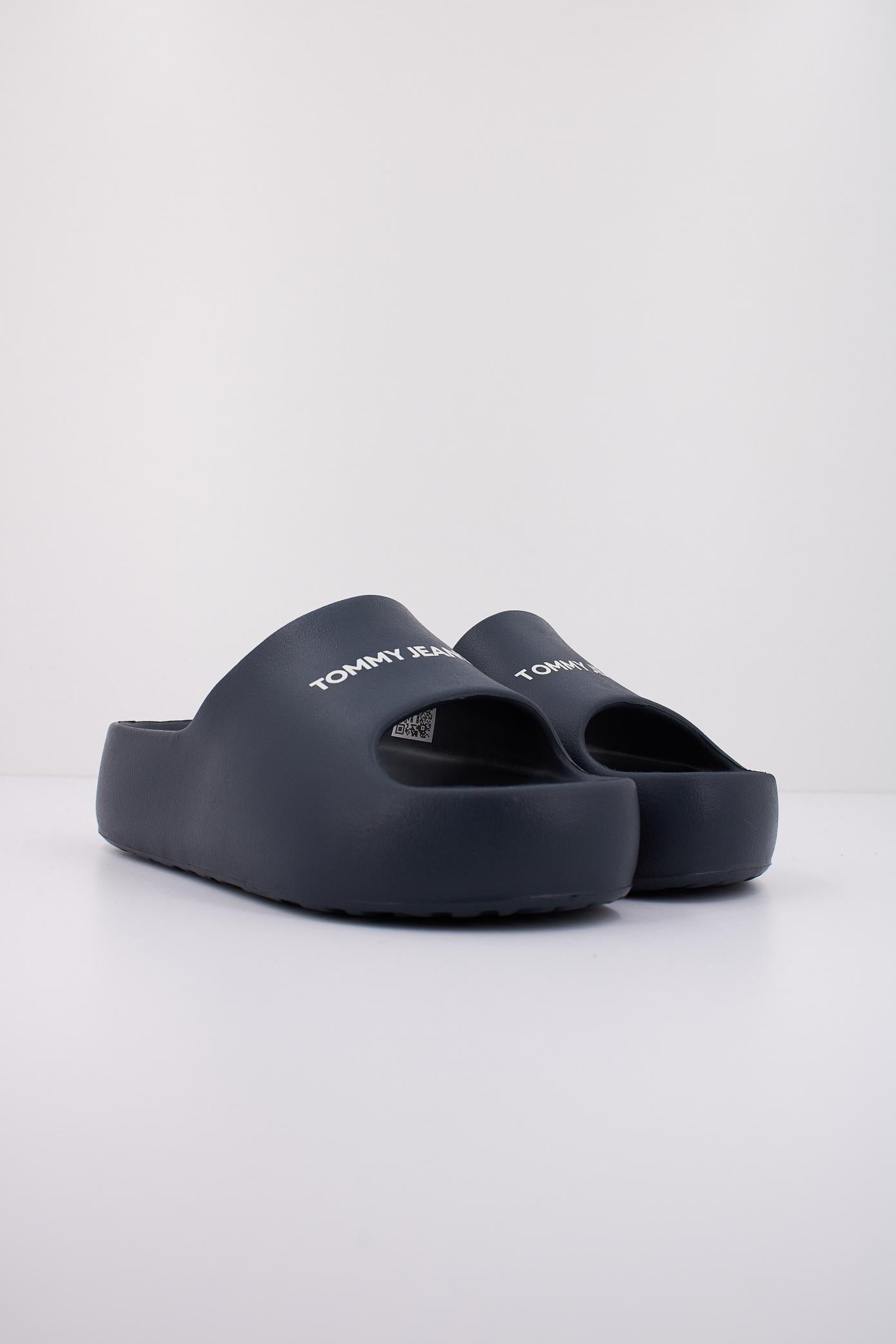 TOMMY JEANS TJW CHUNKY FLATFORM SLID en color AZUL (2)