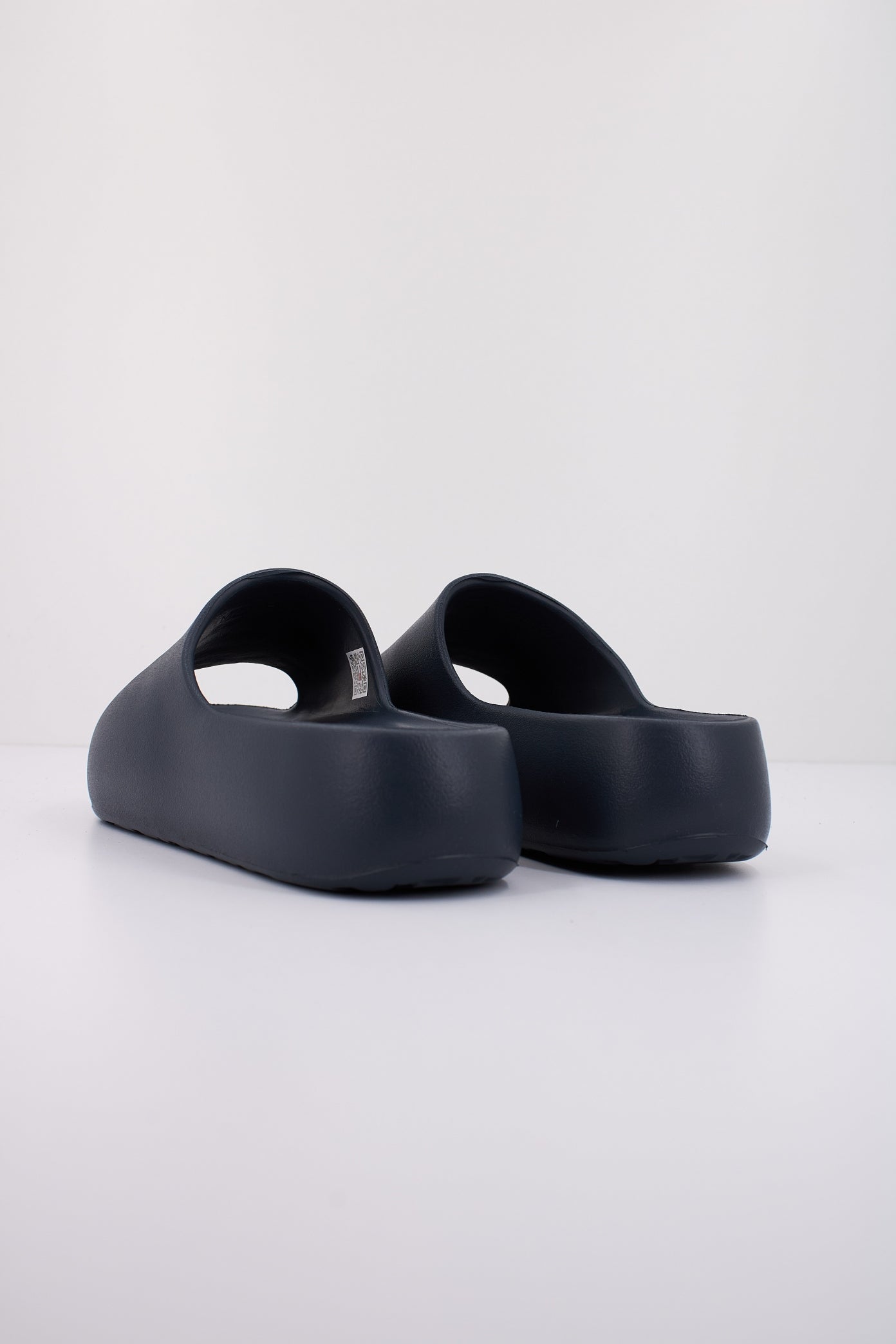 TOMMY JEANS TJW CHUNKY FLATFORM SLID en color AZUL (3)