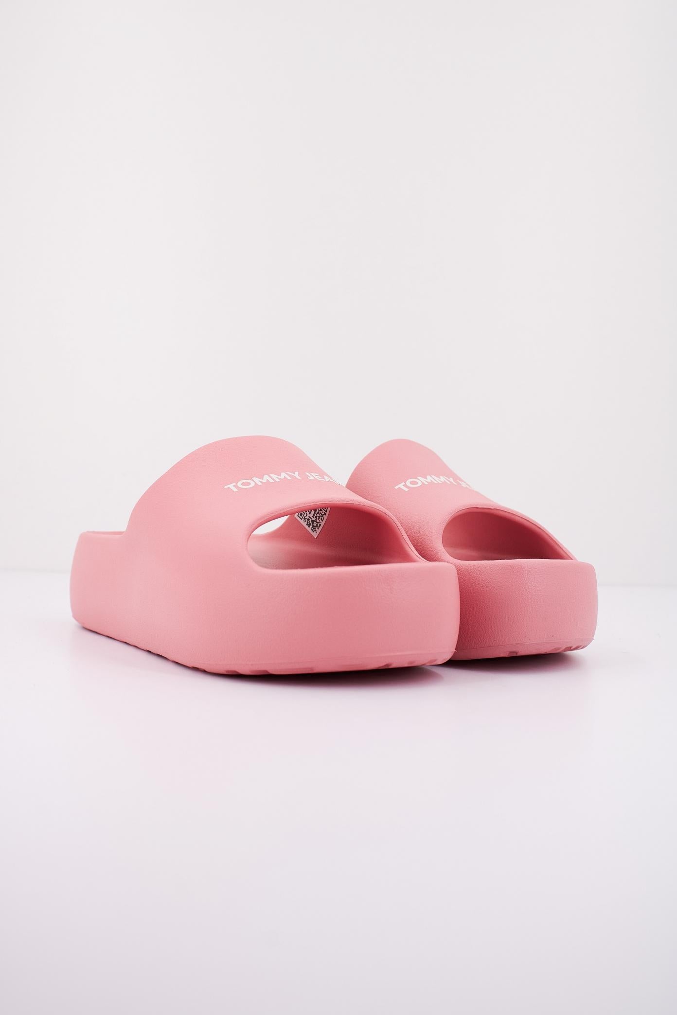 TOMMY JEANS TJW CHUNKY FLATFORM SLID en color ROSA (2)