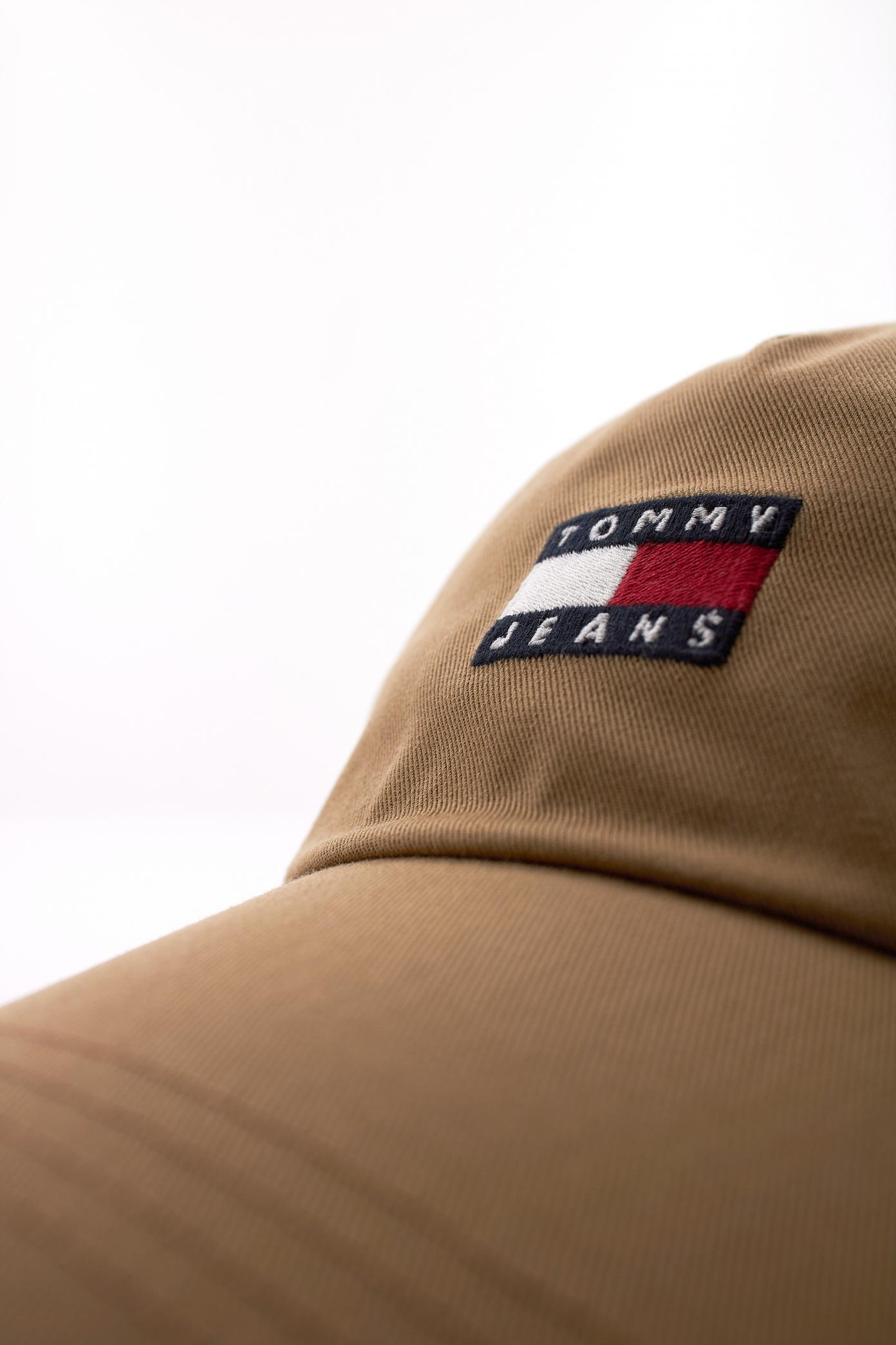 TOMMY JEANS HERITATGE CORE PANEL C en color MARRON CLARO (4)