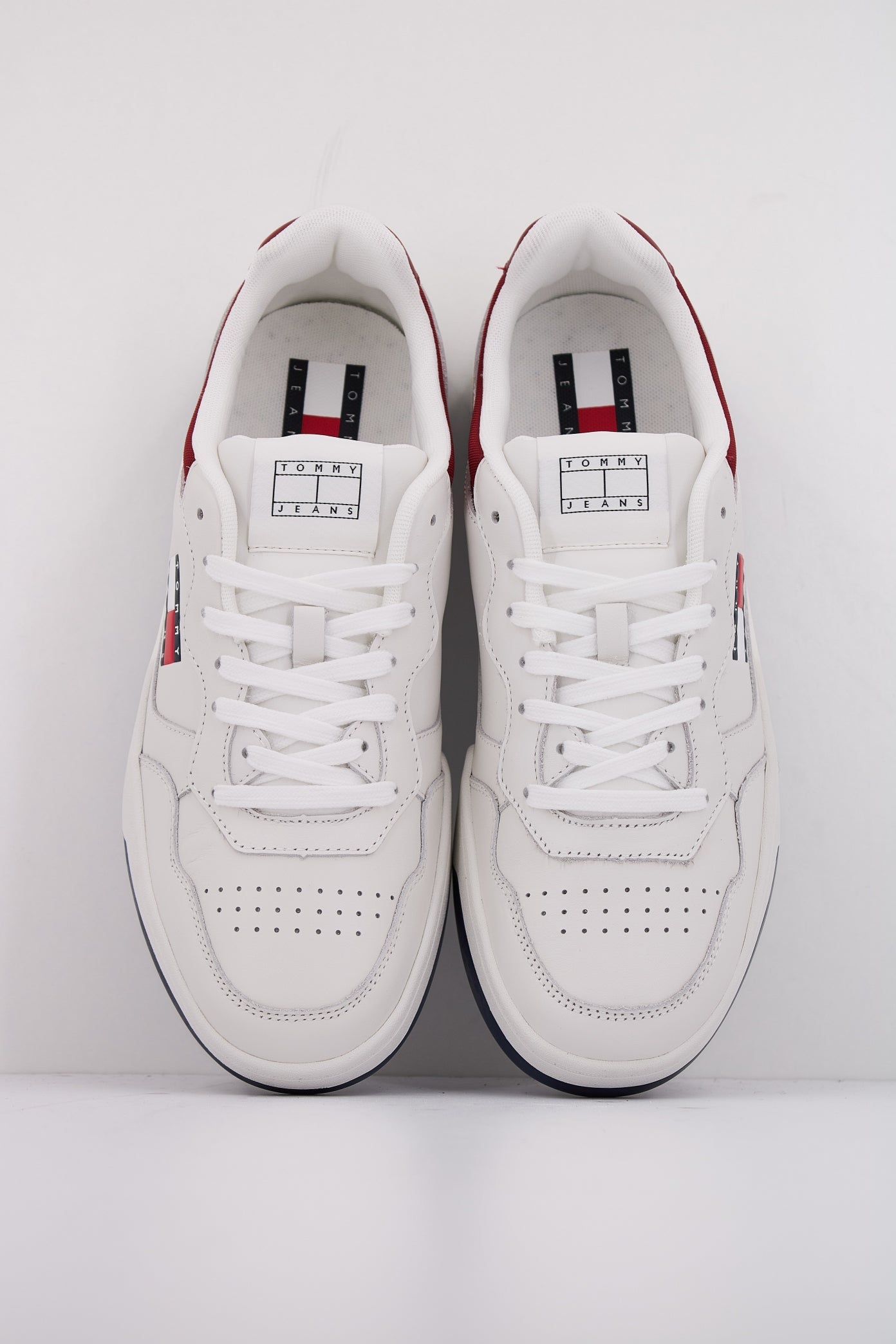 TOMMY JEANS TJM CUPSOLE LEATHER ESS en color BLANCO (3)