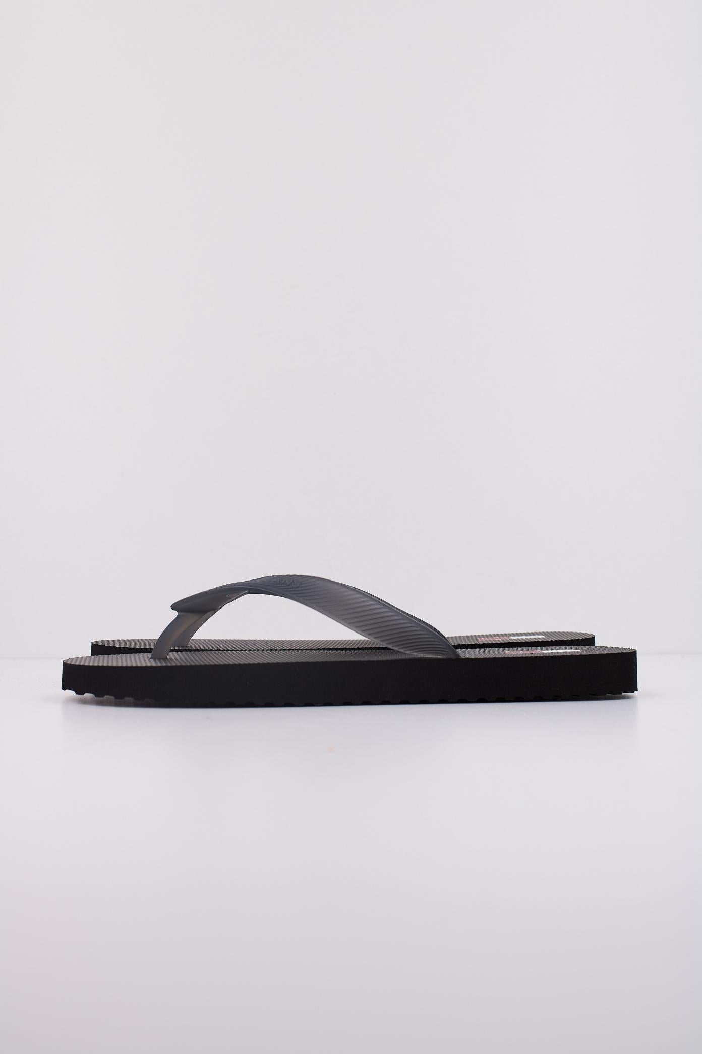 TOMMY JEANS LOGO FLIP FLOP en color NEGRO (1)
