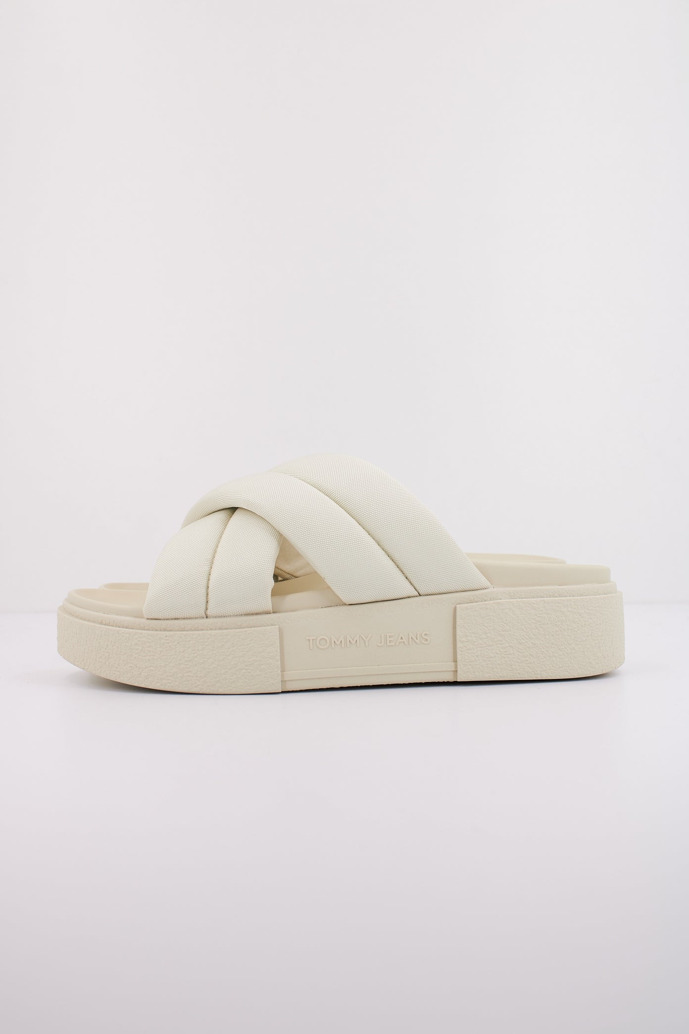TOMMY JEANS ENEN en color BLANCO (1)