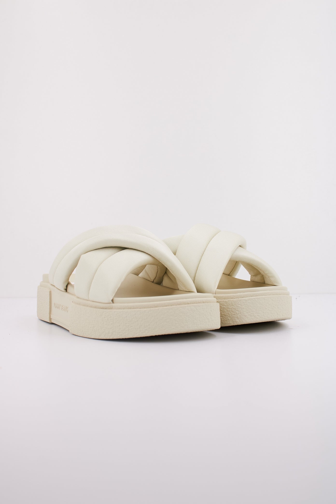 TOMMY JEANS ENEN en color BLANCO (2)