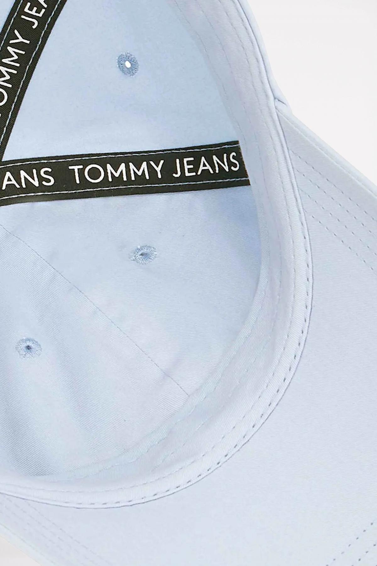 TOMMY JEANS LINEAR LOGO PANEL CAP en color AZUL (4)