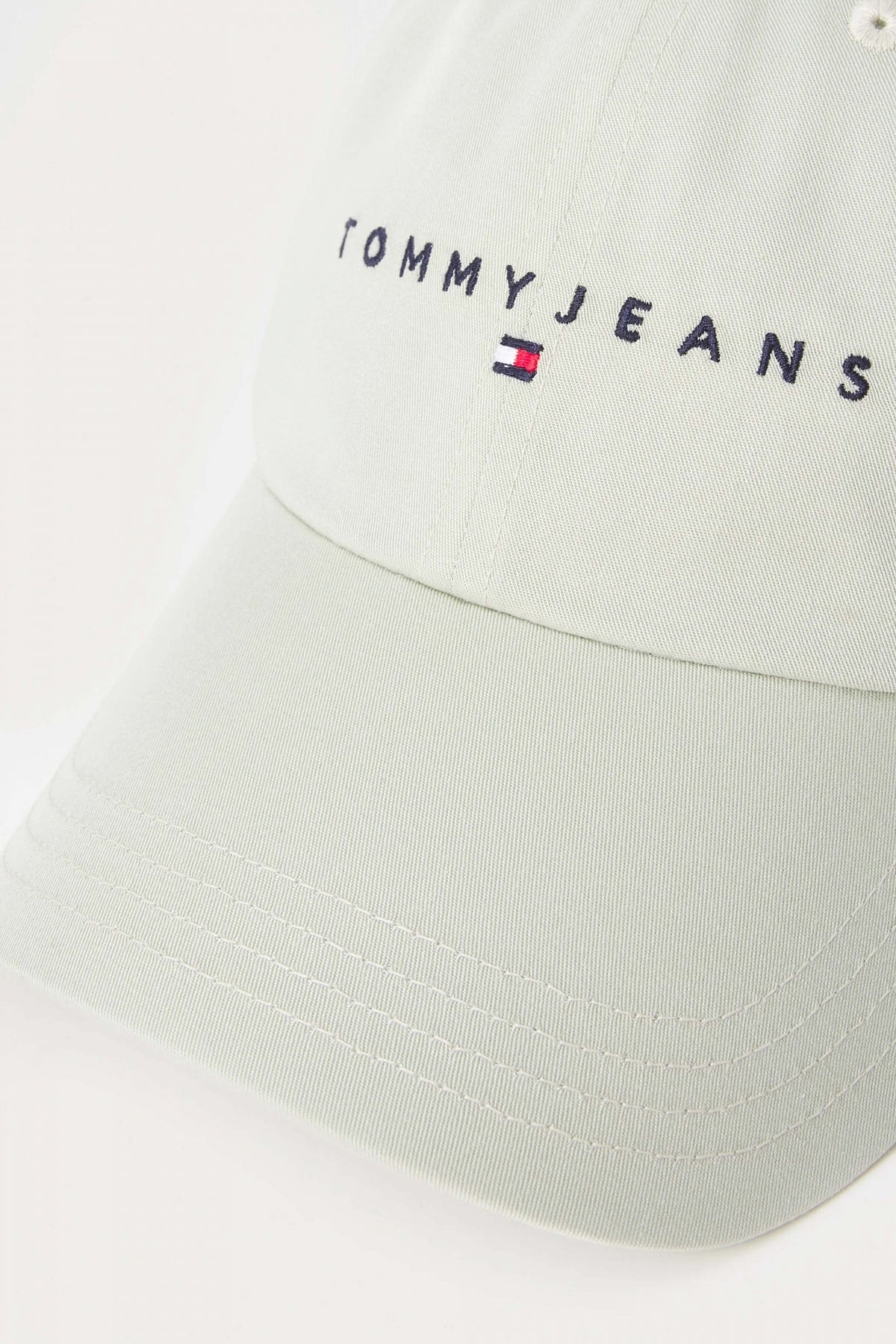 TOMMY JEANS TJW LINEAR LOGO PANEL en color VERDE (4)
