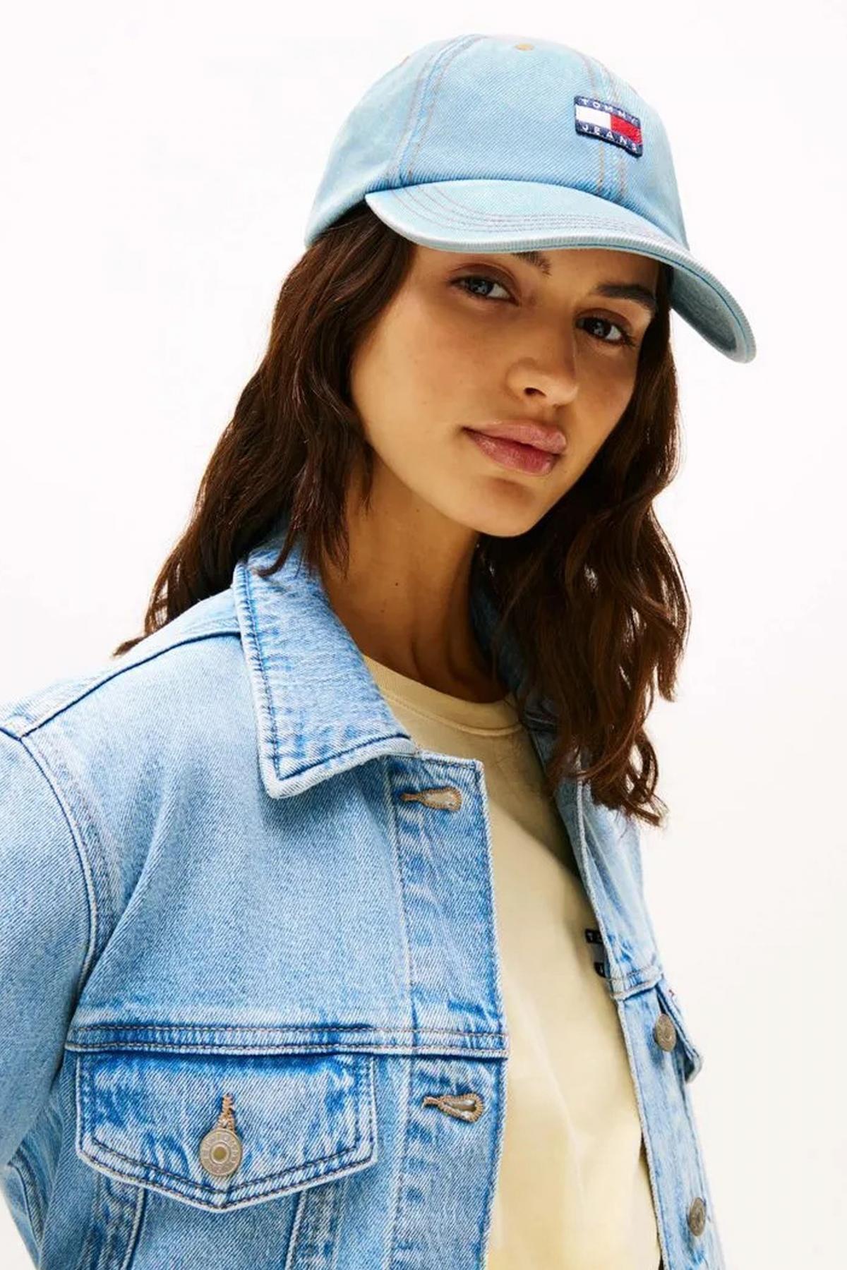 TOMMY JEANS HERITATGE DENIM CAP en color AZUL (4)