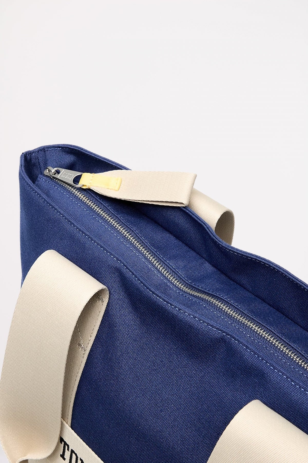 TOMMY JEANS RETRO COOL TOTE en color AZUL (4)