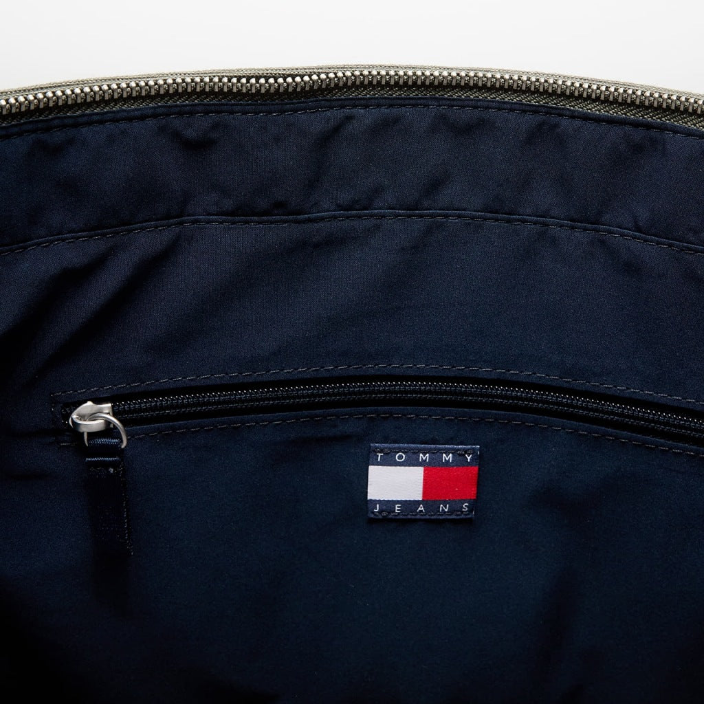 TOMMY JEANS RETRO COOL TOTE en color VERDE (7)