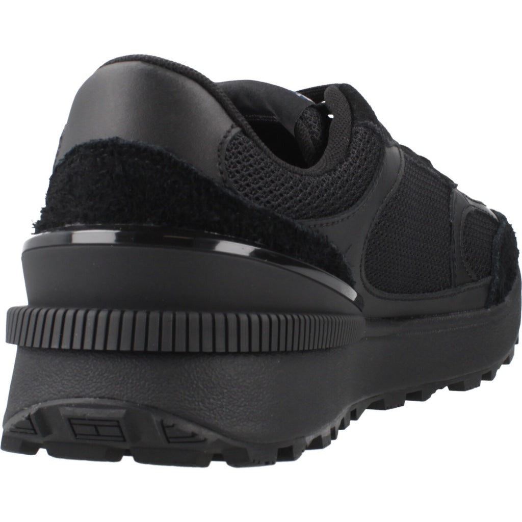 TOMMY JEANS TJM TECHNICAL RUNNER ESS en color NEGRO (3)