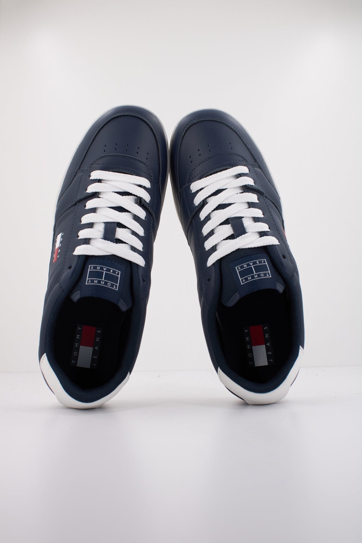 TOMMY JEANS THE GREENWICH NEW ES en color AZUL (3)