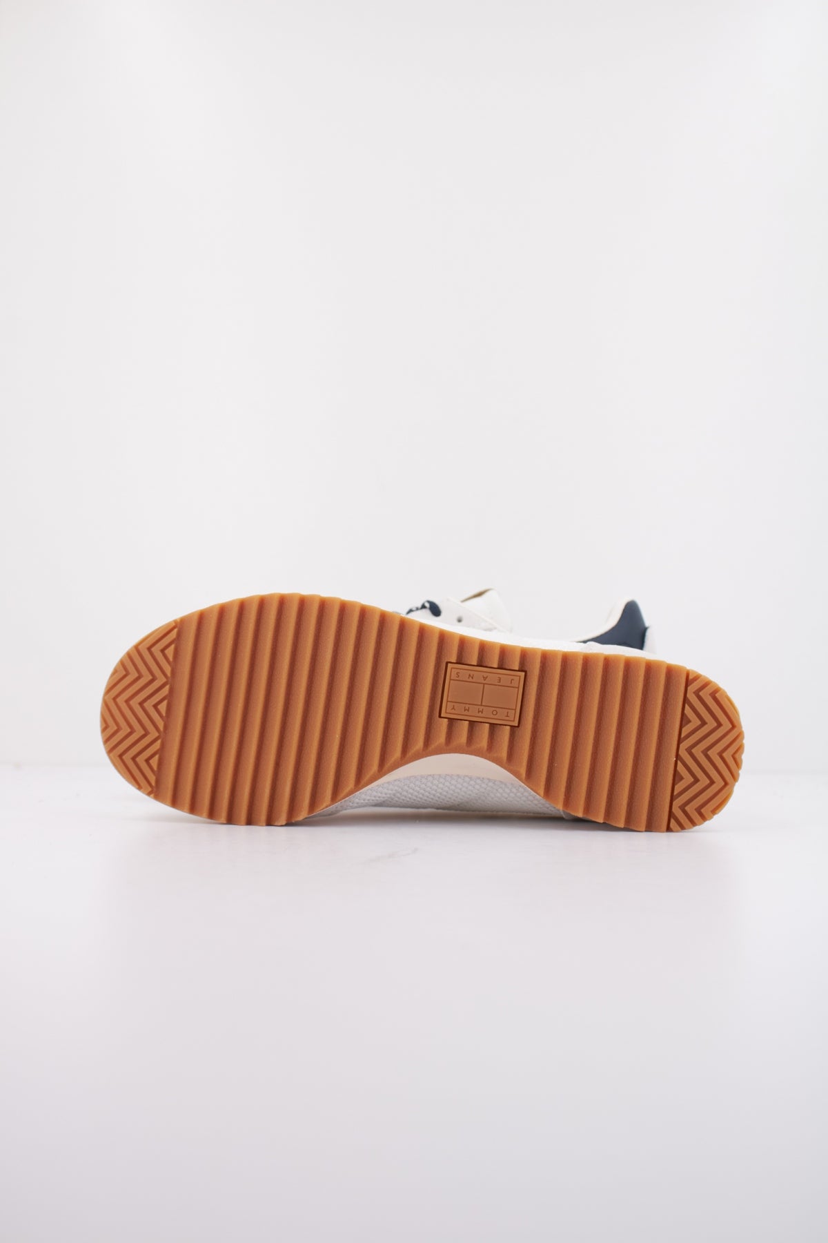 TOMMY JEANS TJW LOW PROFILE RUNNER en color BLANCO (5)