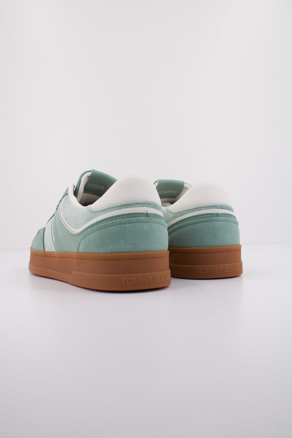 TOMMY JEANS THE GREENWICH en color VERDE (4)