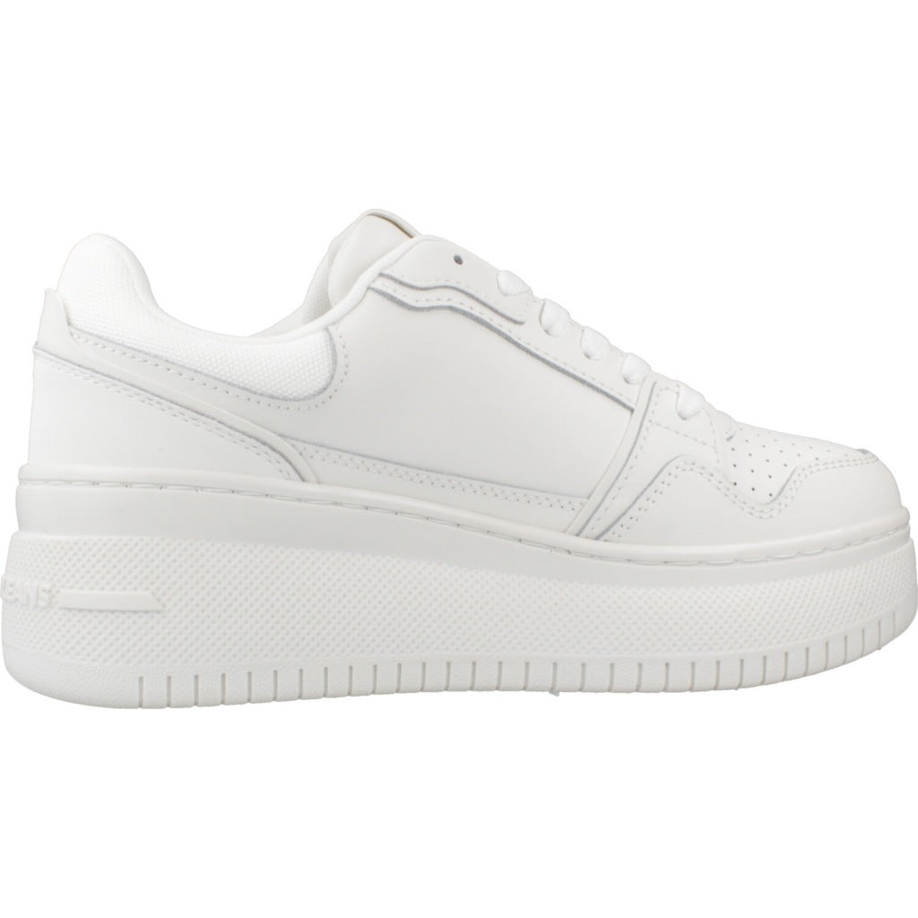 TOMMY JEANS TJW RETRO BASKET FLATFOR en color BLANCO (4)