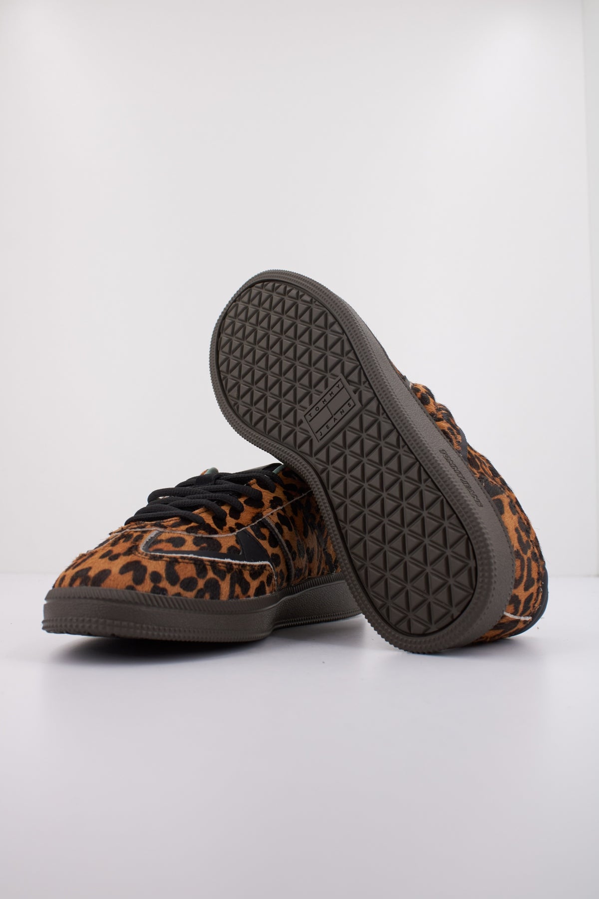 TOMMY JEANS THE GREENWICH EDGE LEOPA en color ANIMAL PRINT (5)