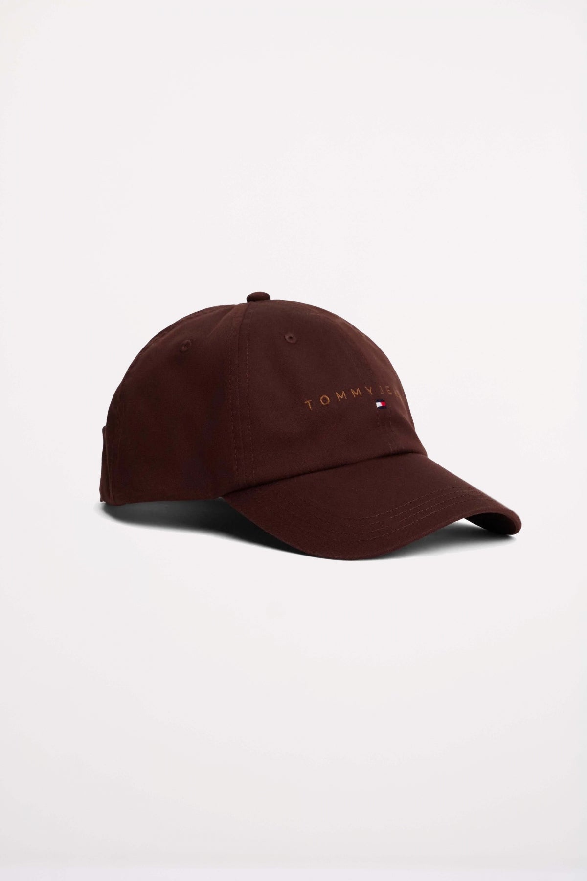 TOMMY JEANS TJM LINEAR LOGO CAP en color MARRON (1)