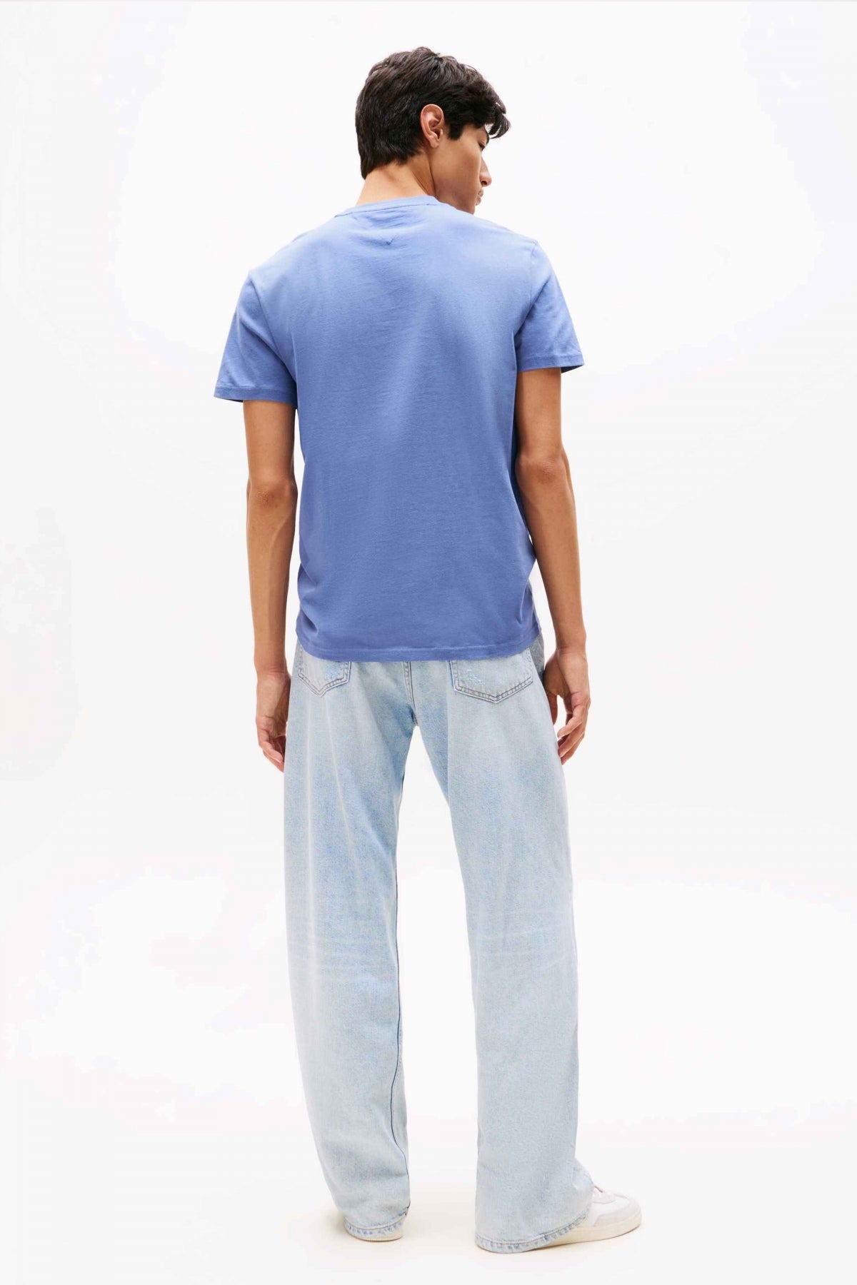 TOMMY JEANS TJM REG DNA TEE EXT en color AZUL (3)