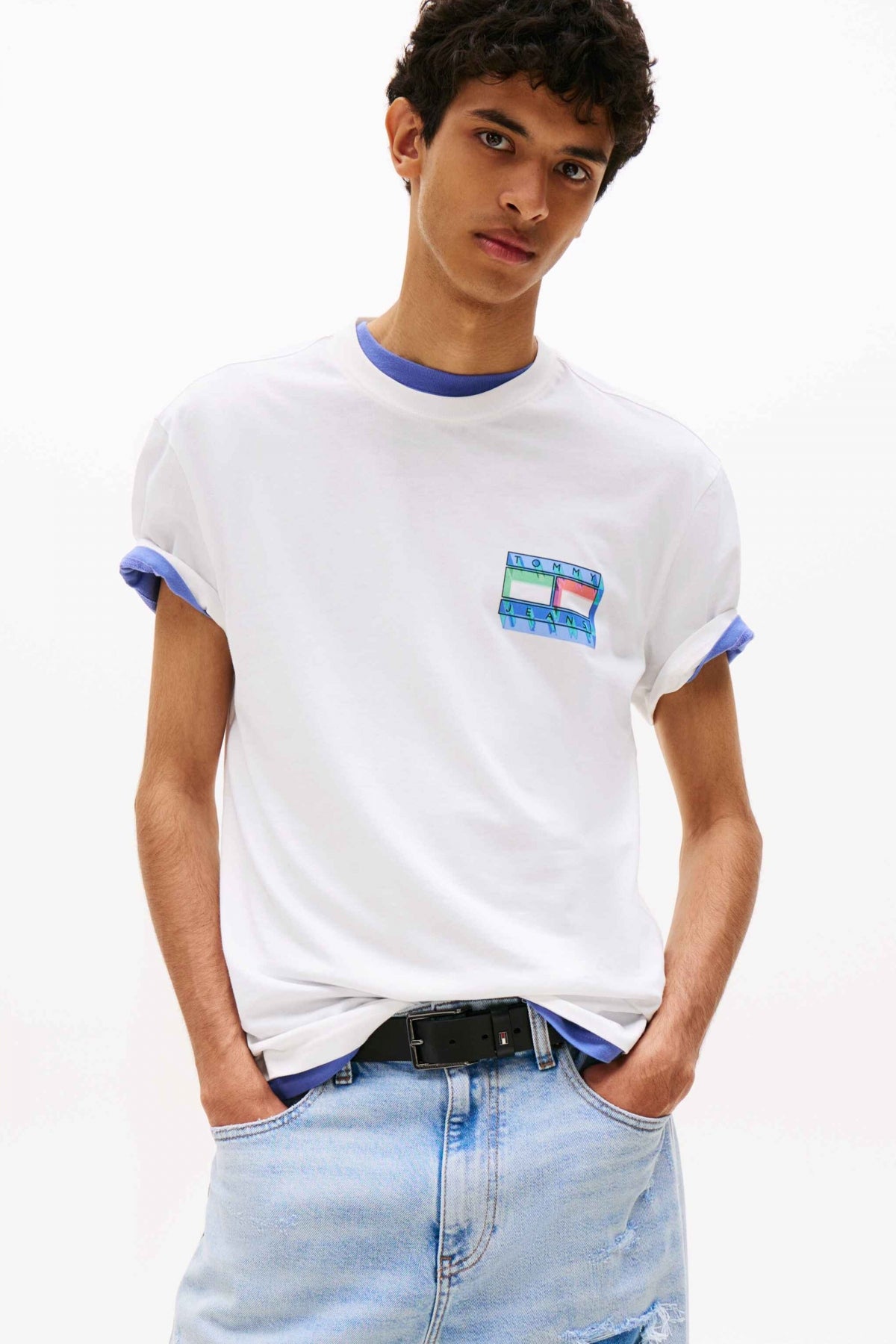 TOMMY JEANS TJM REG DNA FLAG PLAY TE en color BLANCO (1)