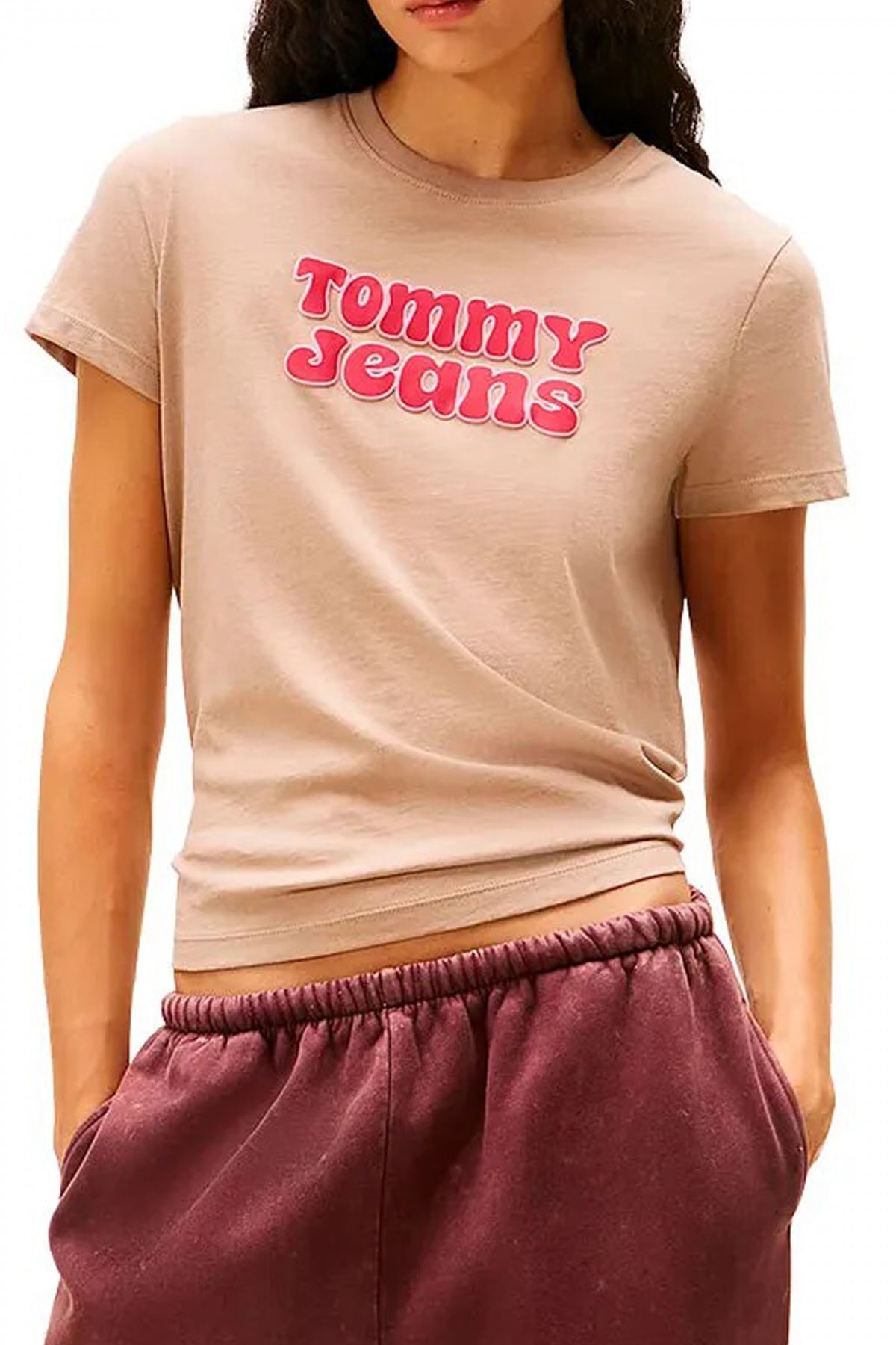TOMMY JEANS TJW REG ESSENTIAL LOGO en color BEIS (1)