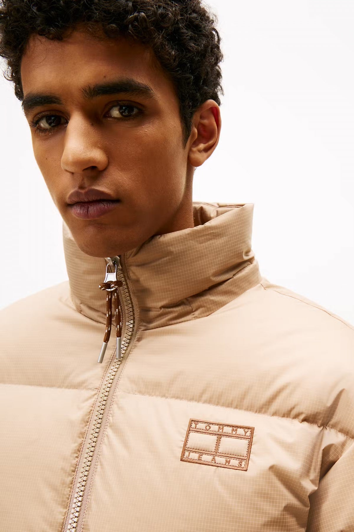 TOMMY JEANS TJM ALASKA DOWN PUFFER E en color MARRON (3)