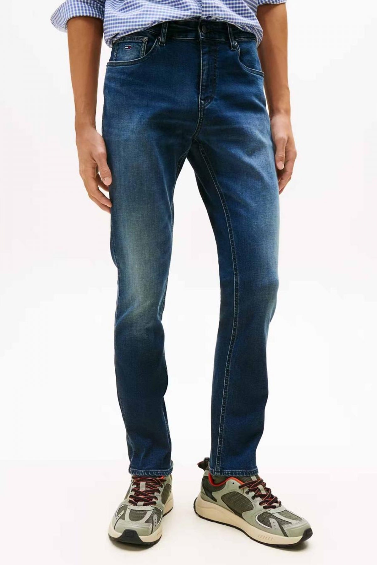TOMMY JEANS SCANTON SLIM DI en color AZUL (1)