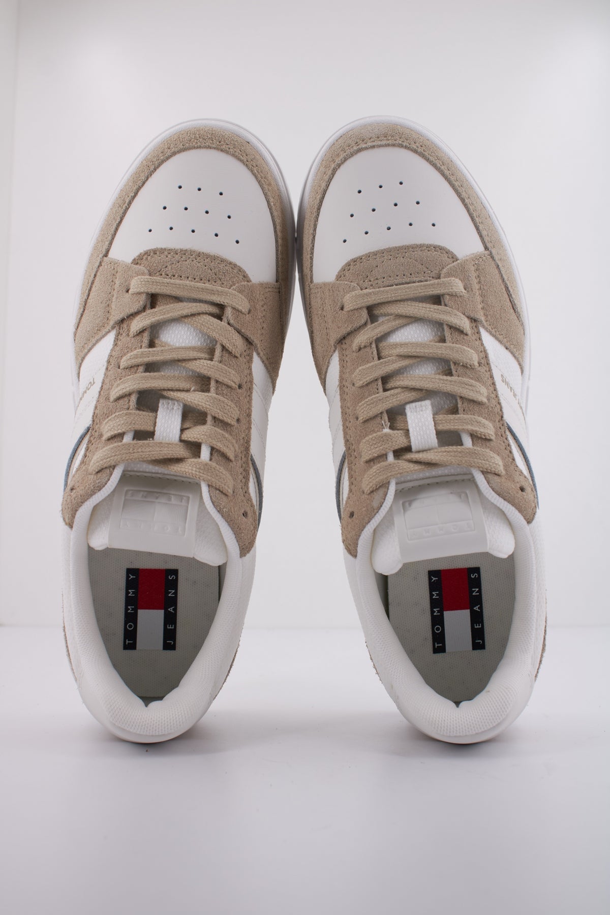 TOMMY JEANS TJM CUPSOLE PODS en color BLANCO (3)