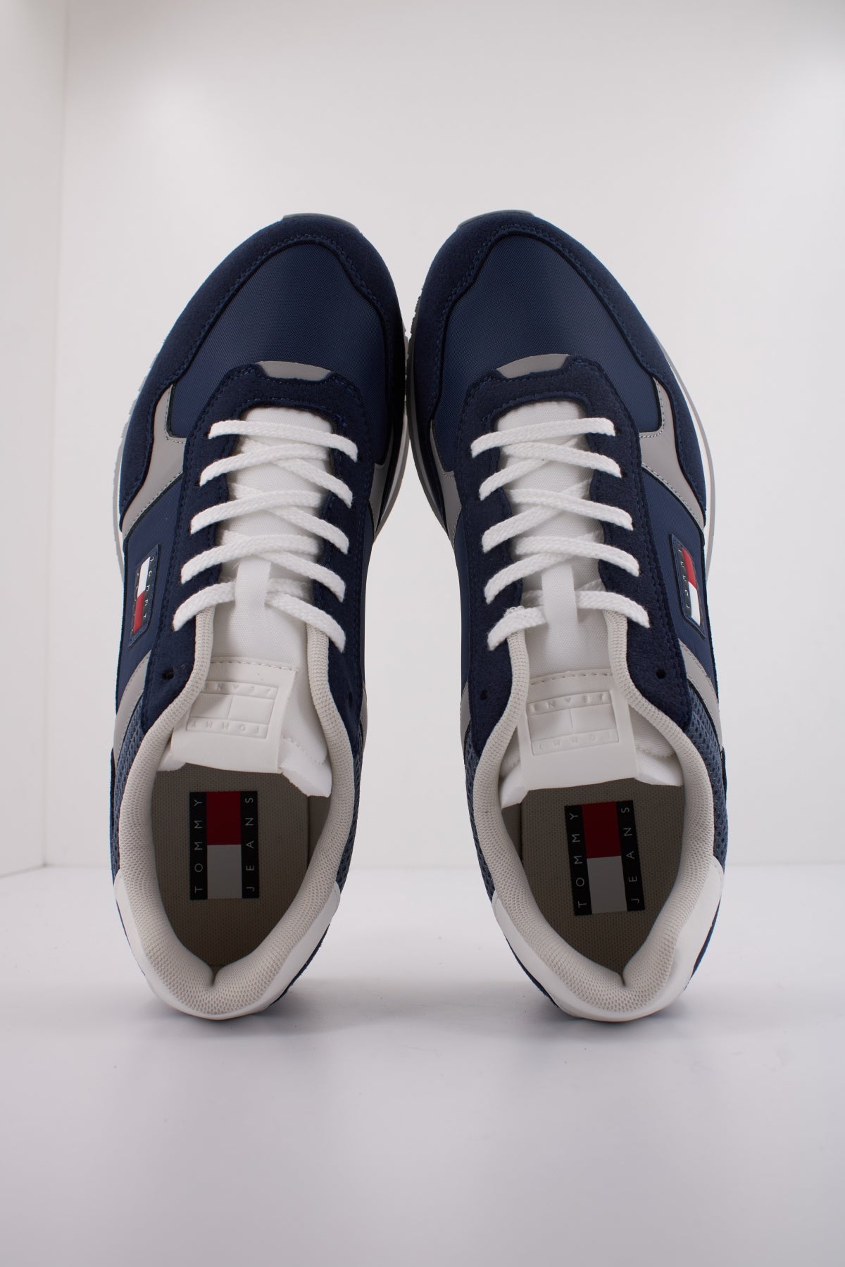 TOMMY JEANS TJM RUNNER CASUAL en color AZUL (3)