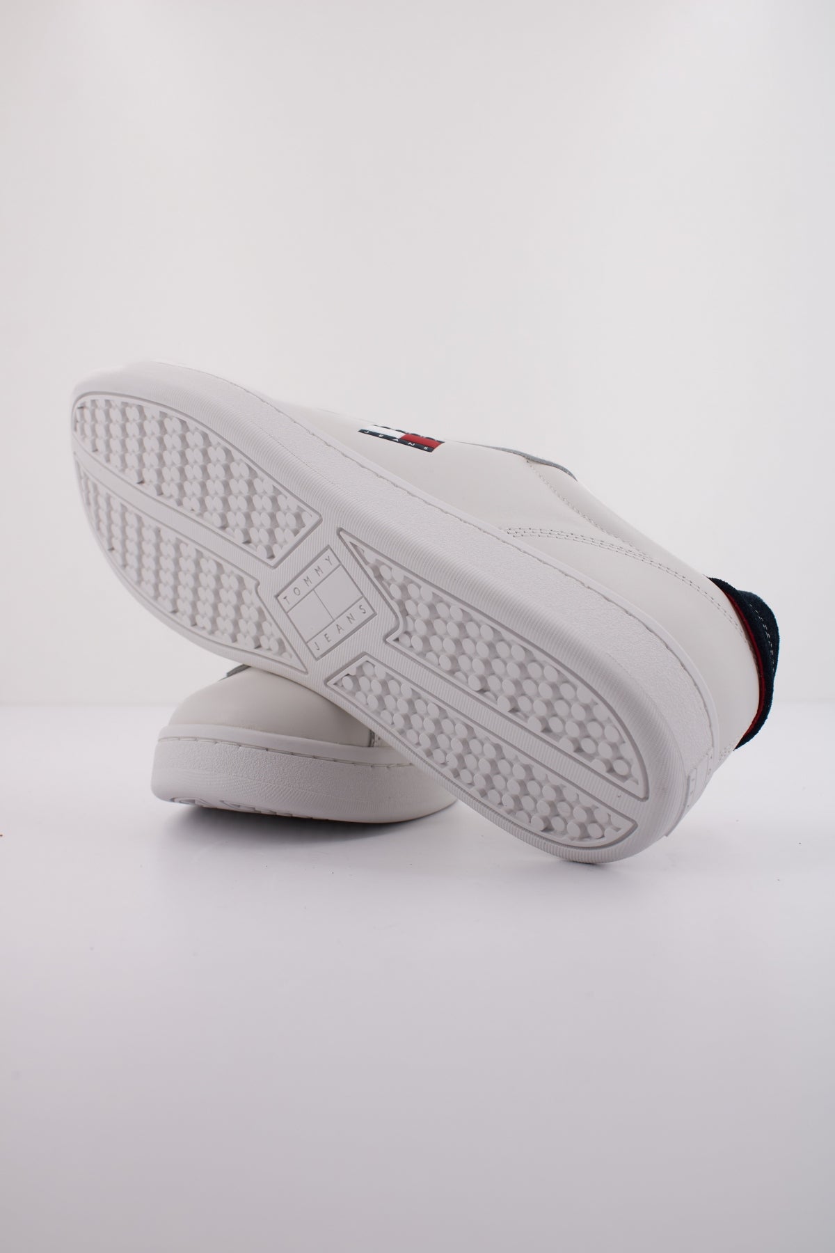 TOMMY JEANS ARCHIVE ' en color BLANCO (5)