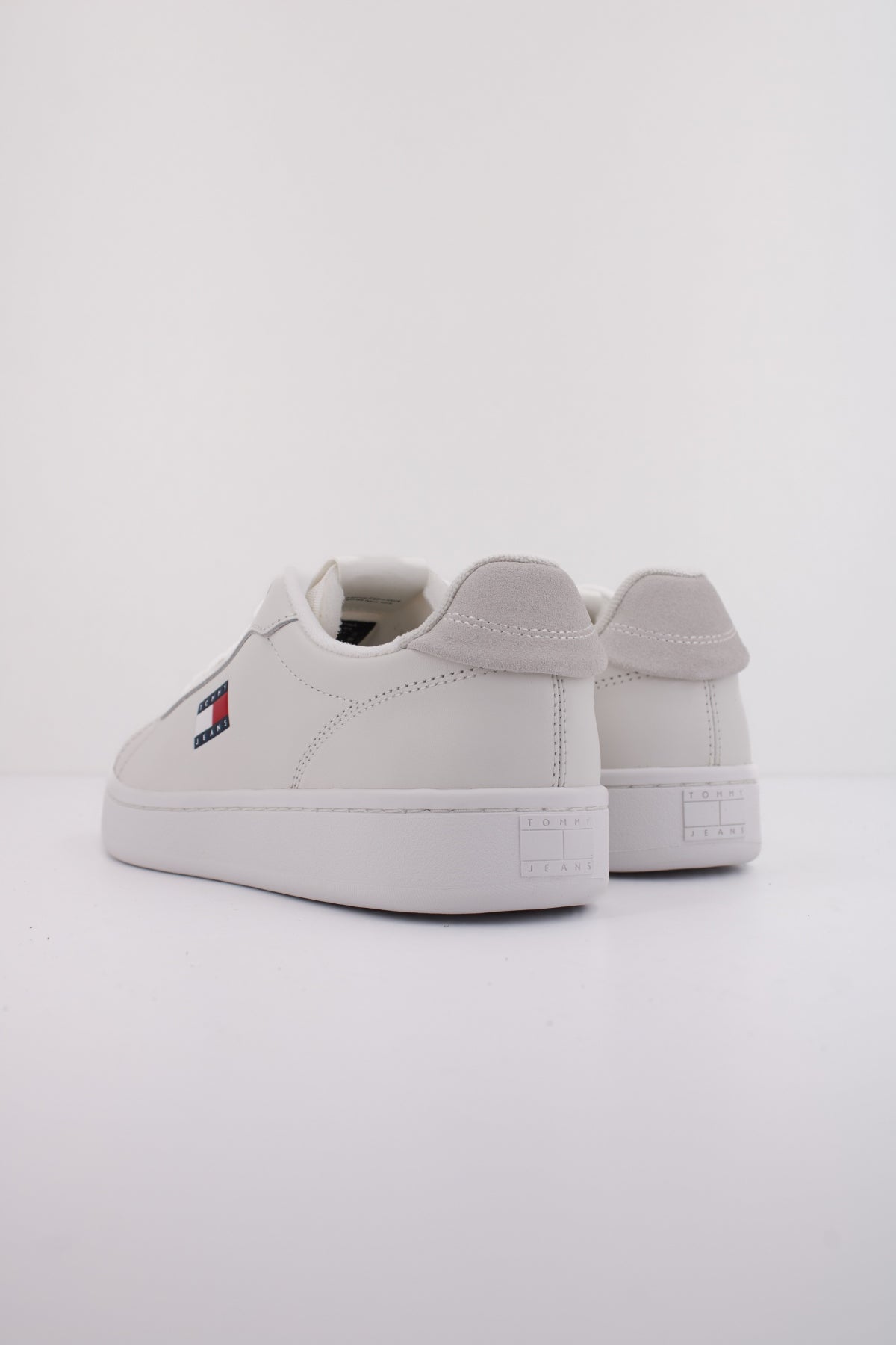 TOMMY JEANS ARCHIVE ' en color BLANCO (4)