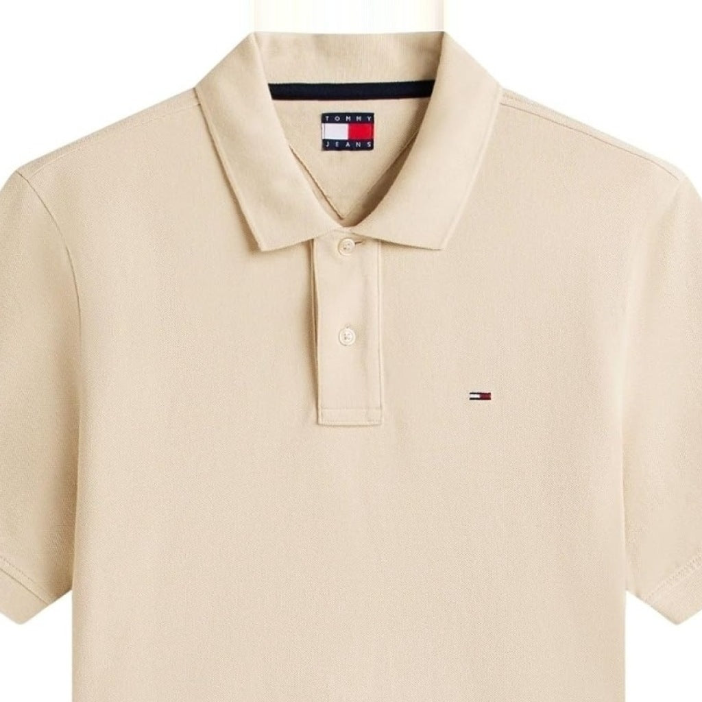 TOMMY JEANS DMDM REG ESS en color BEIS (5)