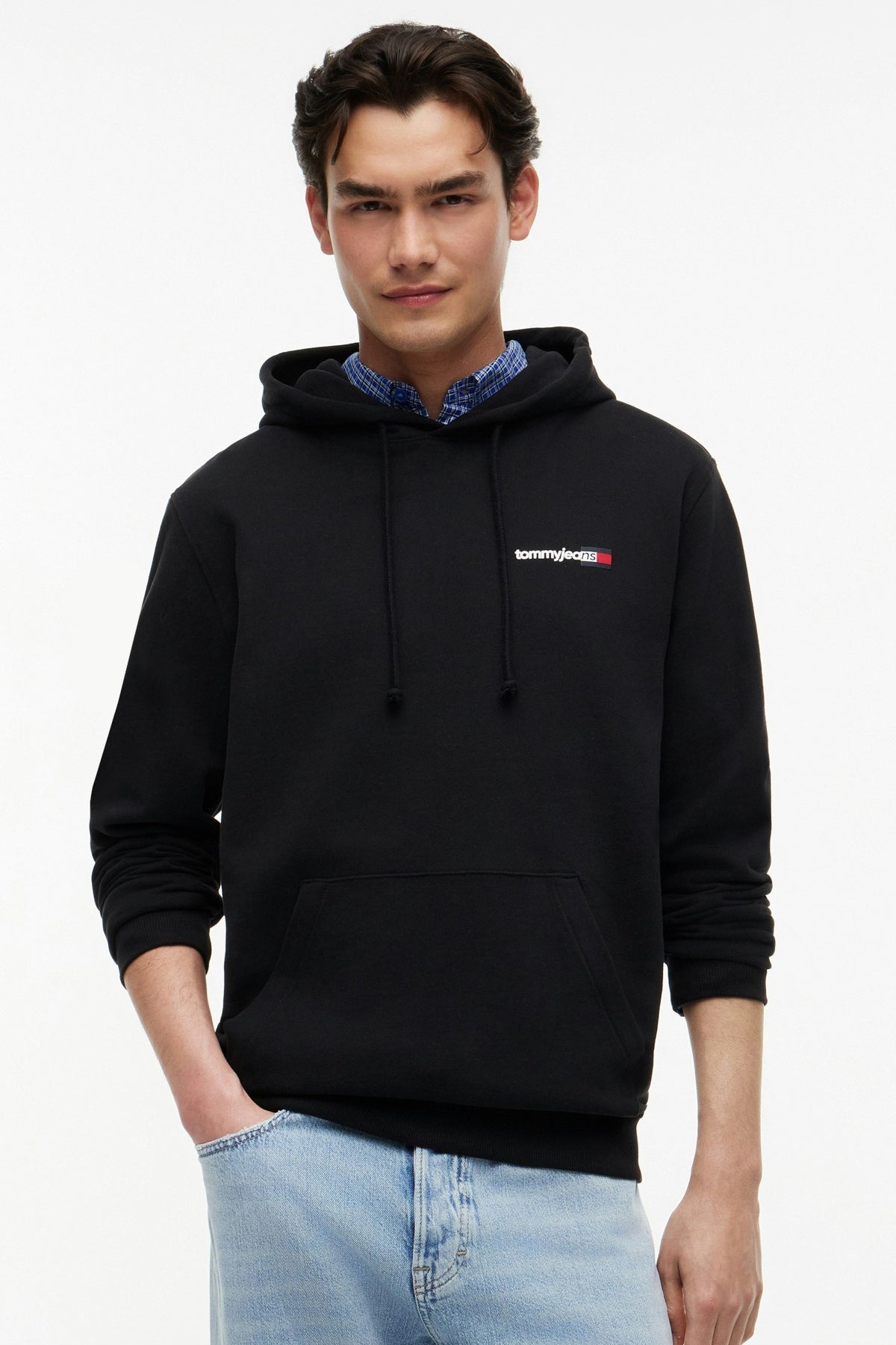 TOMMY JEANS DMDM REG ENTRY DNA en color NEGRO (1)