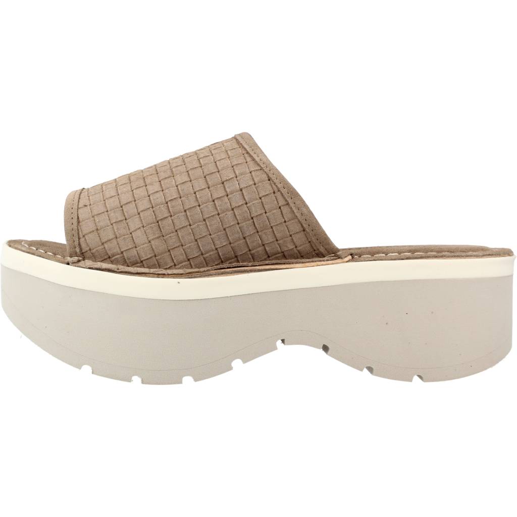 WEEKEND W en color MARRON CLARO (2)