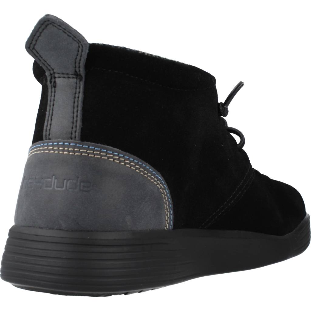 HEY DUDE SUEDE en color NEGRO (3)