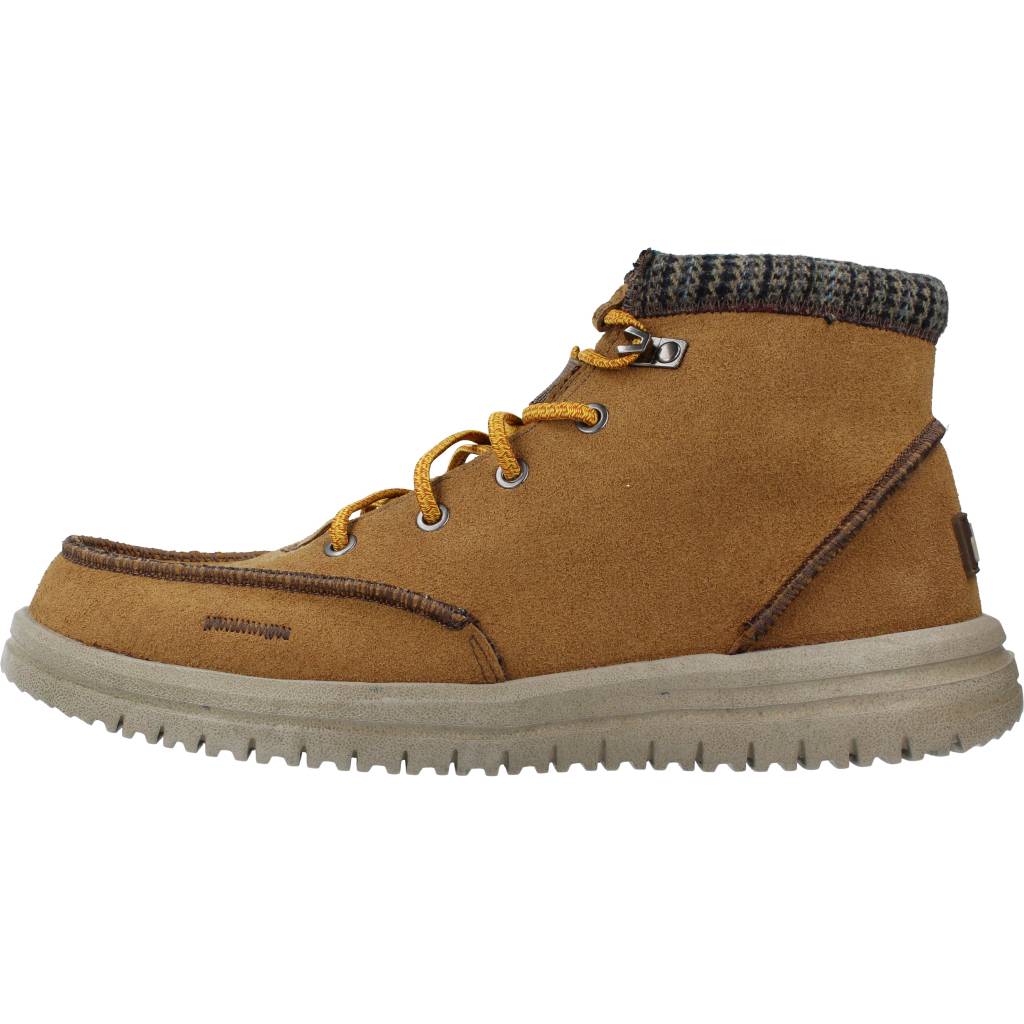 HEY DUDE BRADLEY ECO en color MARRON CLARO (2)