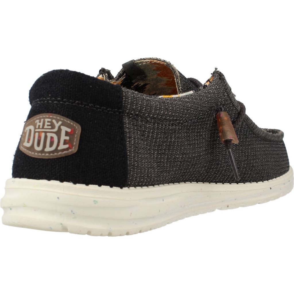HEY DUDE WALLY ECO SOX en color GRIS (3)