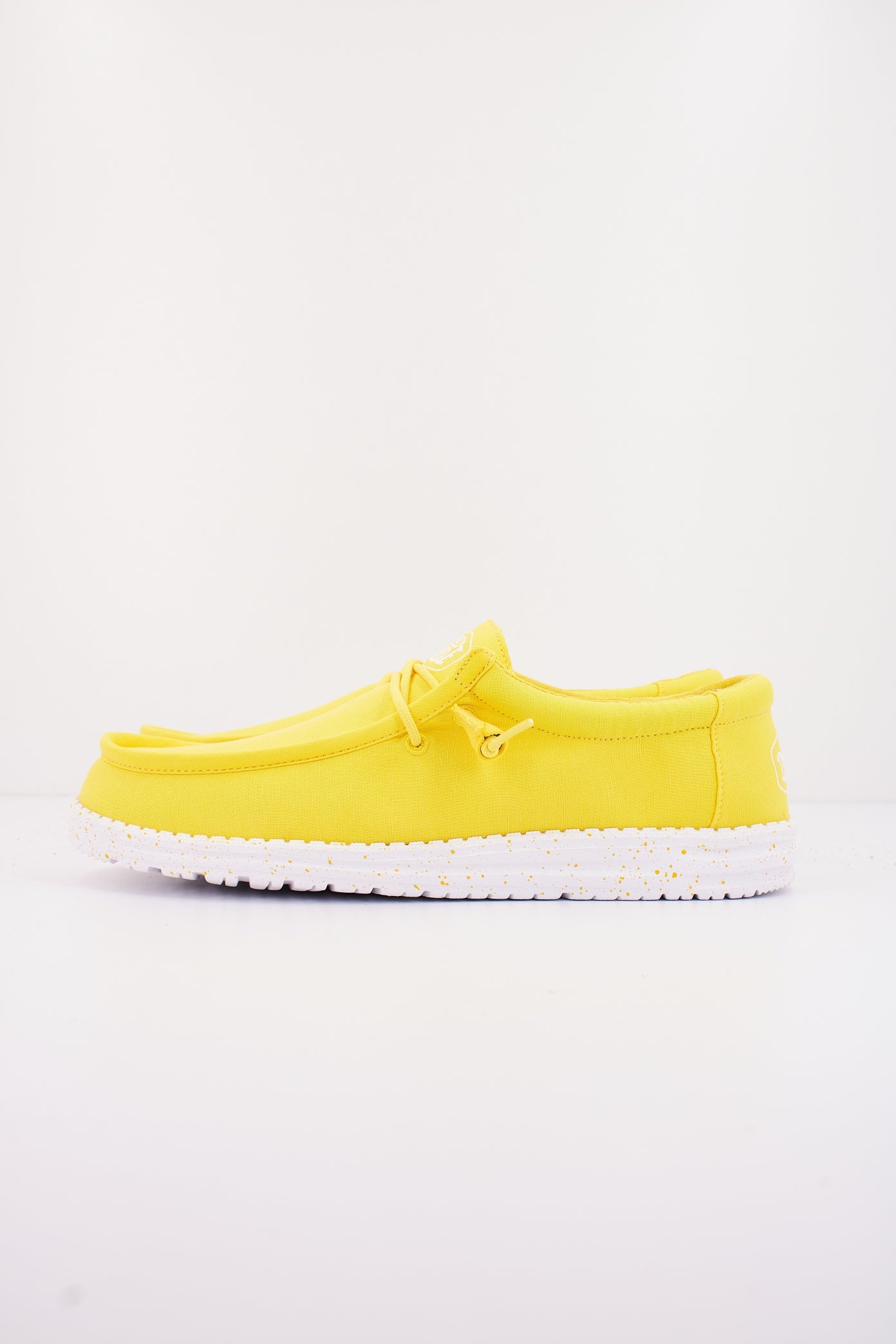 HEY DUDE WALLY SLUB CANVAS en color AMARILLO (1)