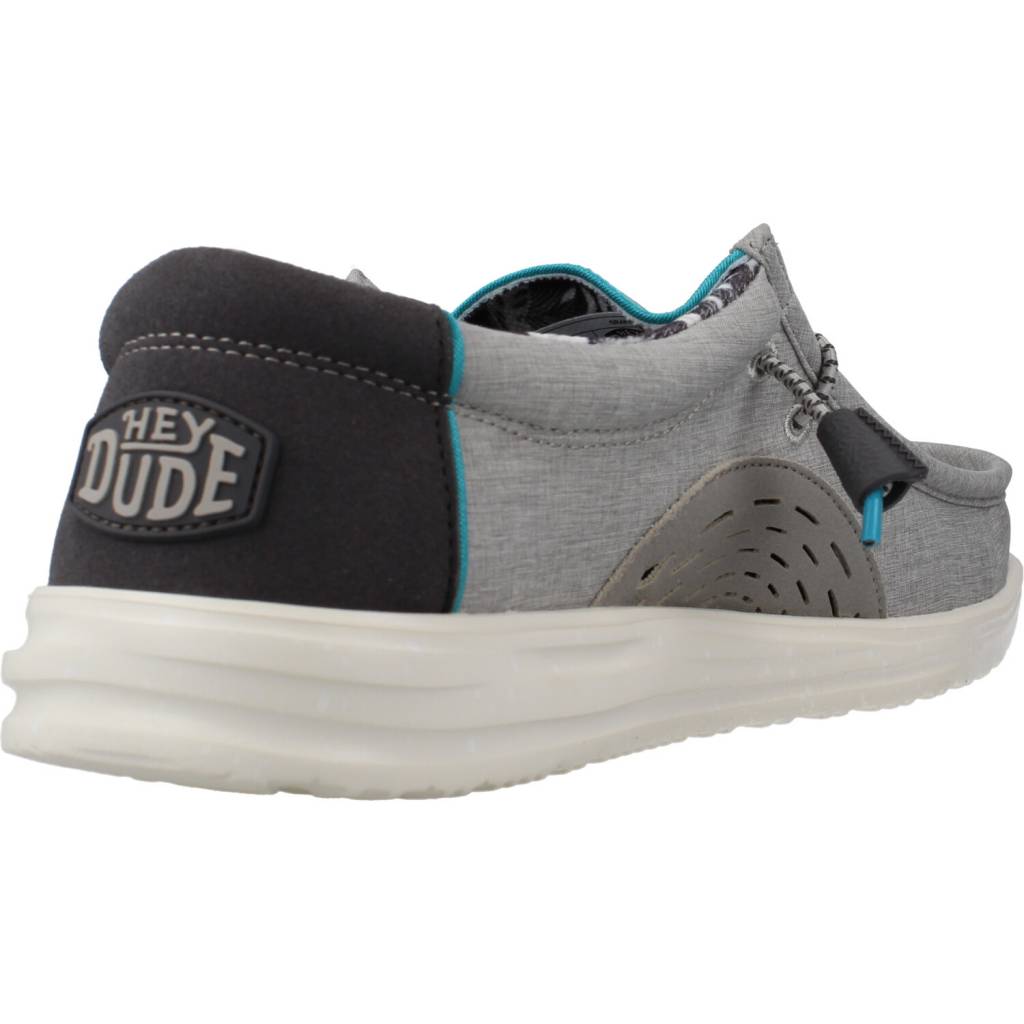 HEY DUDE WALLY HO en color GRIS (3)