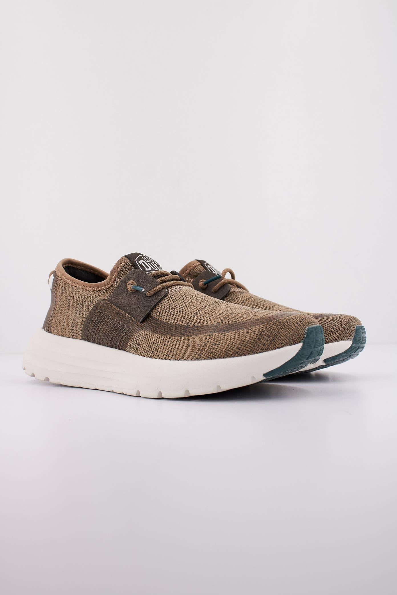 HEY DUDE H en color MARRON (2)