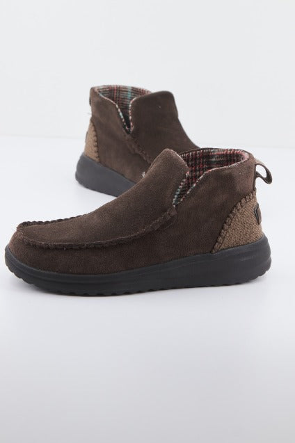 HEY DUDE DENNY SUEDE en color MARRON (1)
