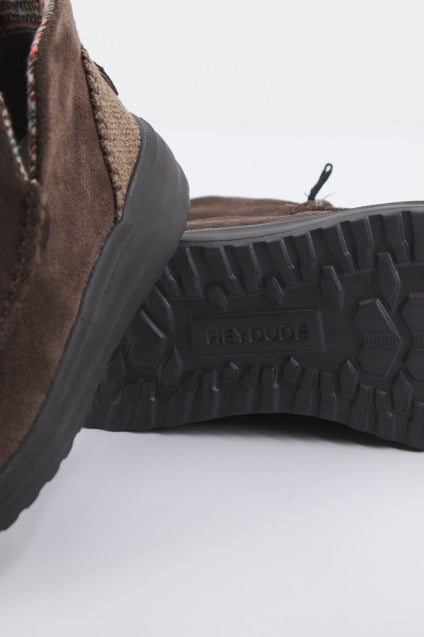 HEY DUDE DENNY SUEDE en color MARRON (4)