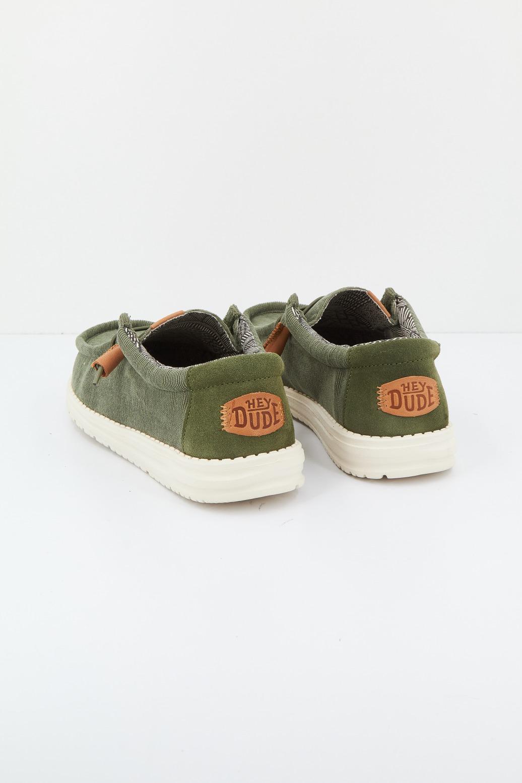 HEY DUDE WALLY CORDUROY en color VERDE (3)