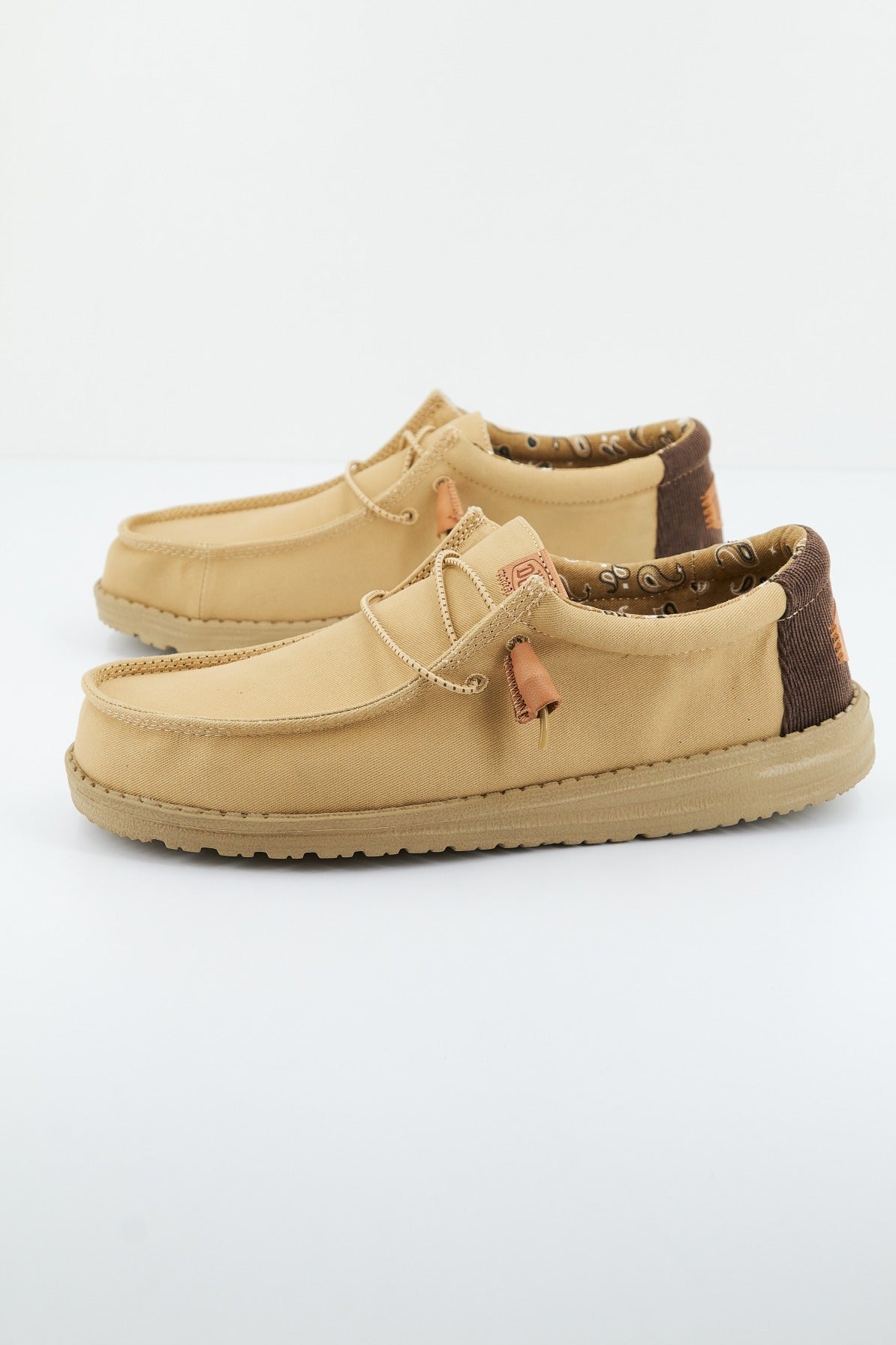 HEY DUDE WALLY WORKWEAR en color BEIS (1)